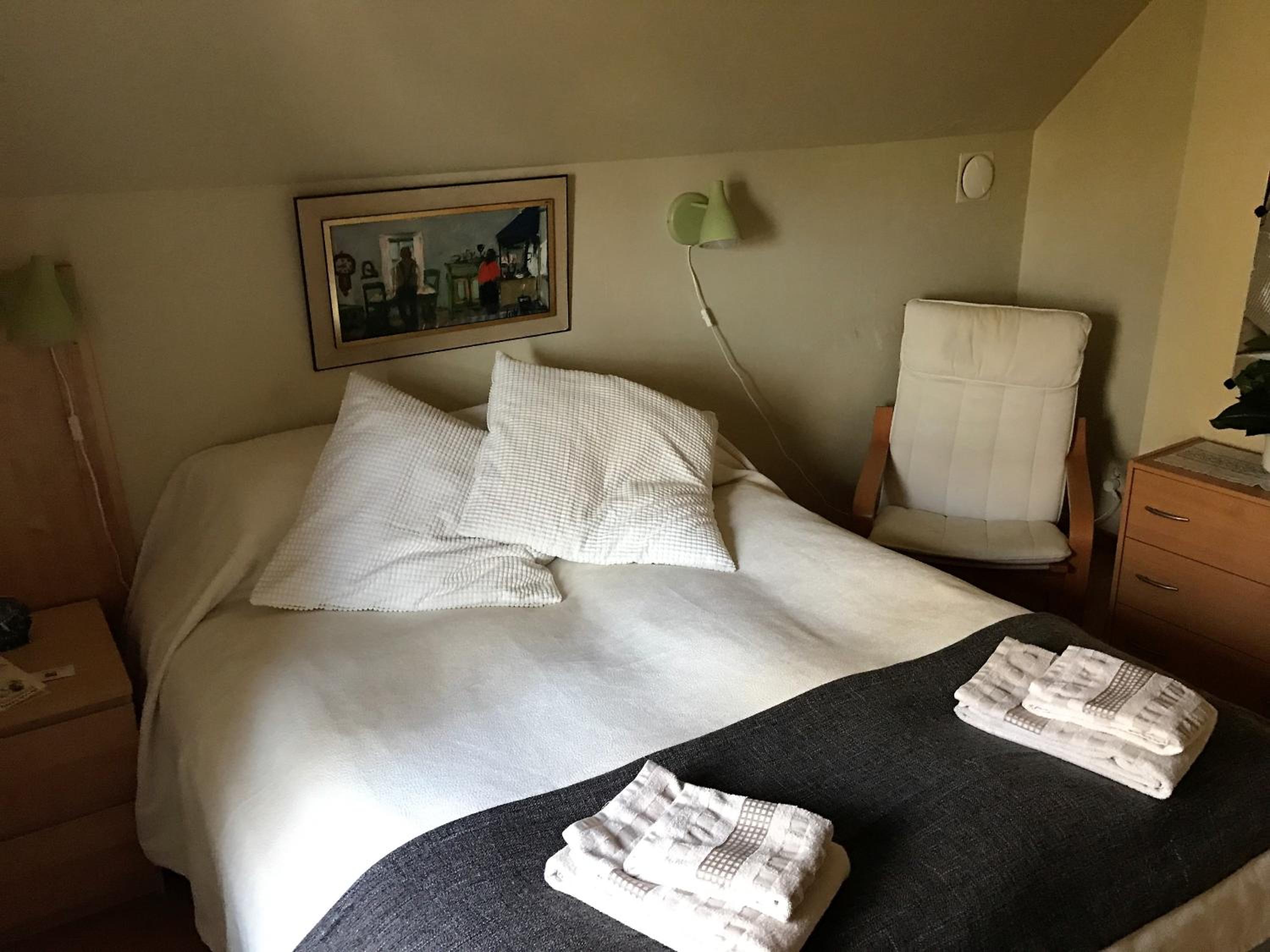 Double or Twin Room with Shared Bathroom photo 2