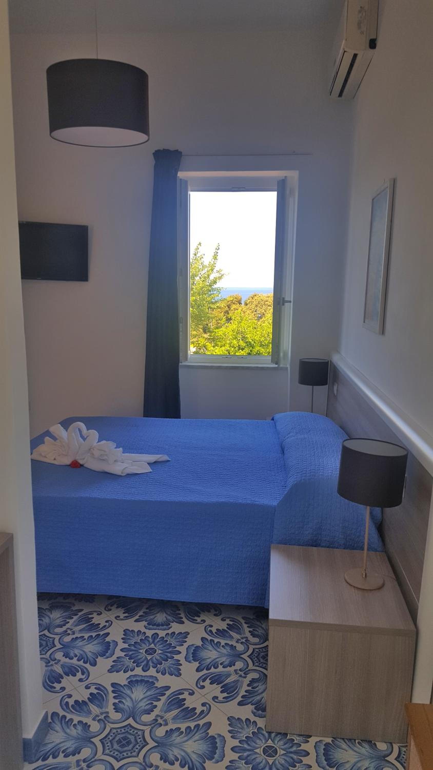 Queen Room with Sea View