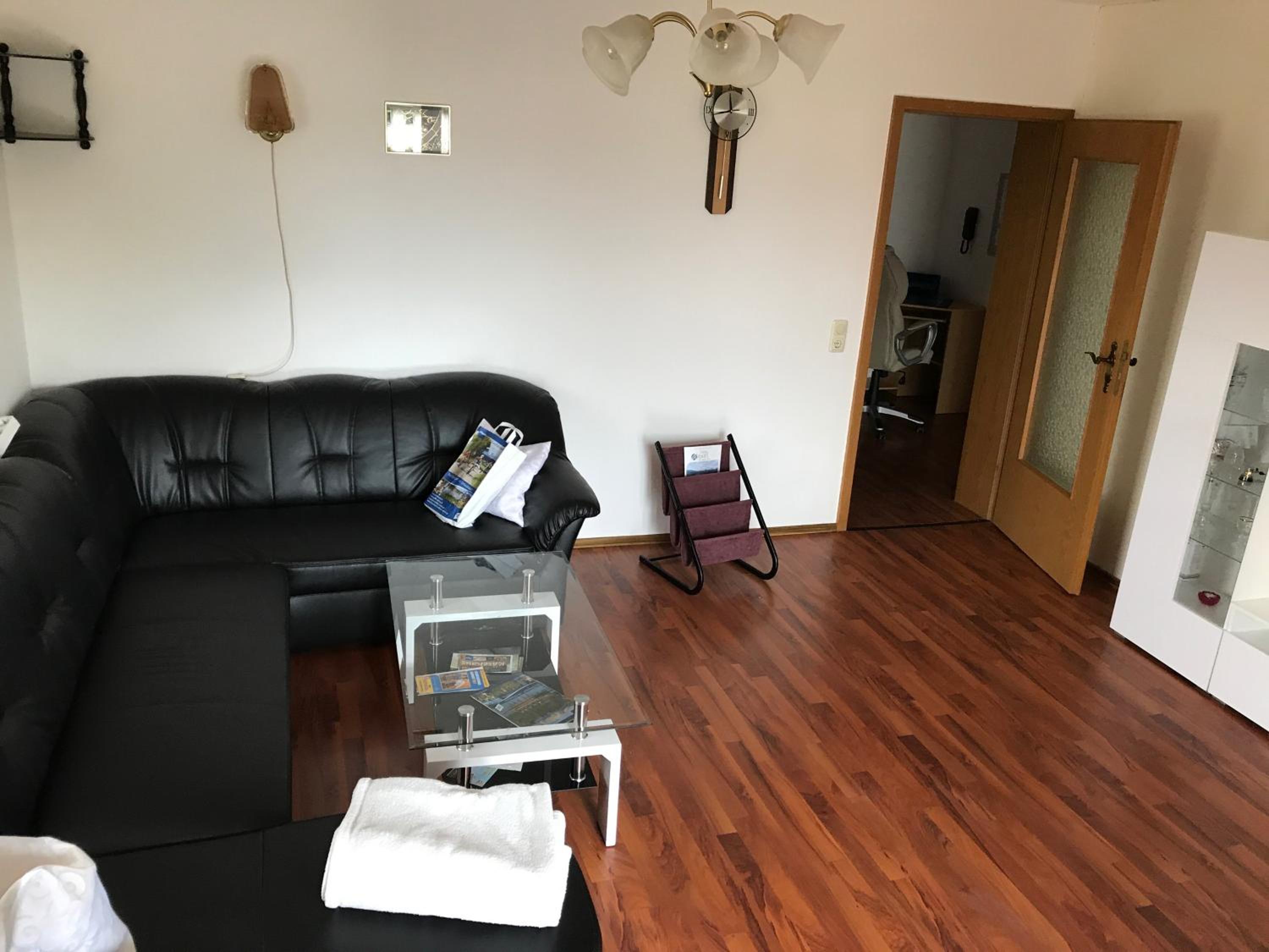 Apartment with Balcony photo 3