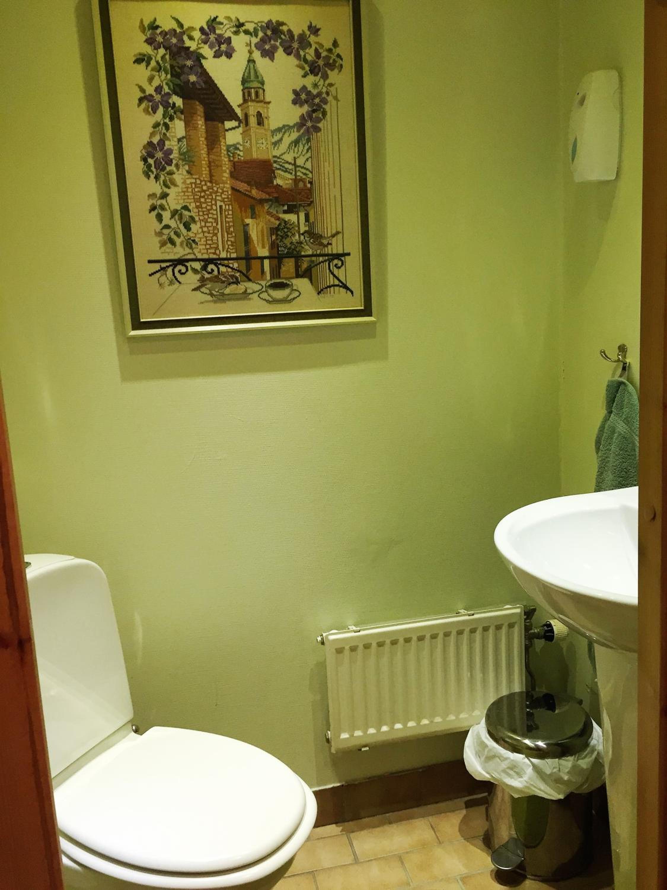 Single Room with Shared Bathroom photo 3
