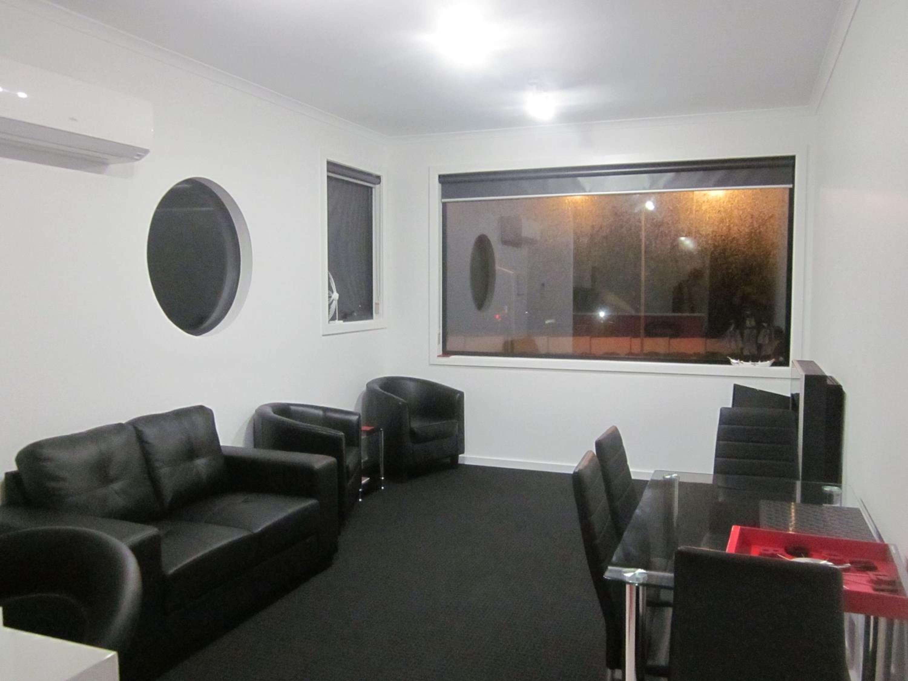 Bay Apartment two bedroom with part view photo 1