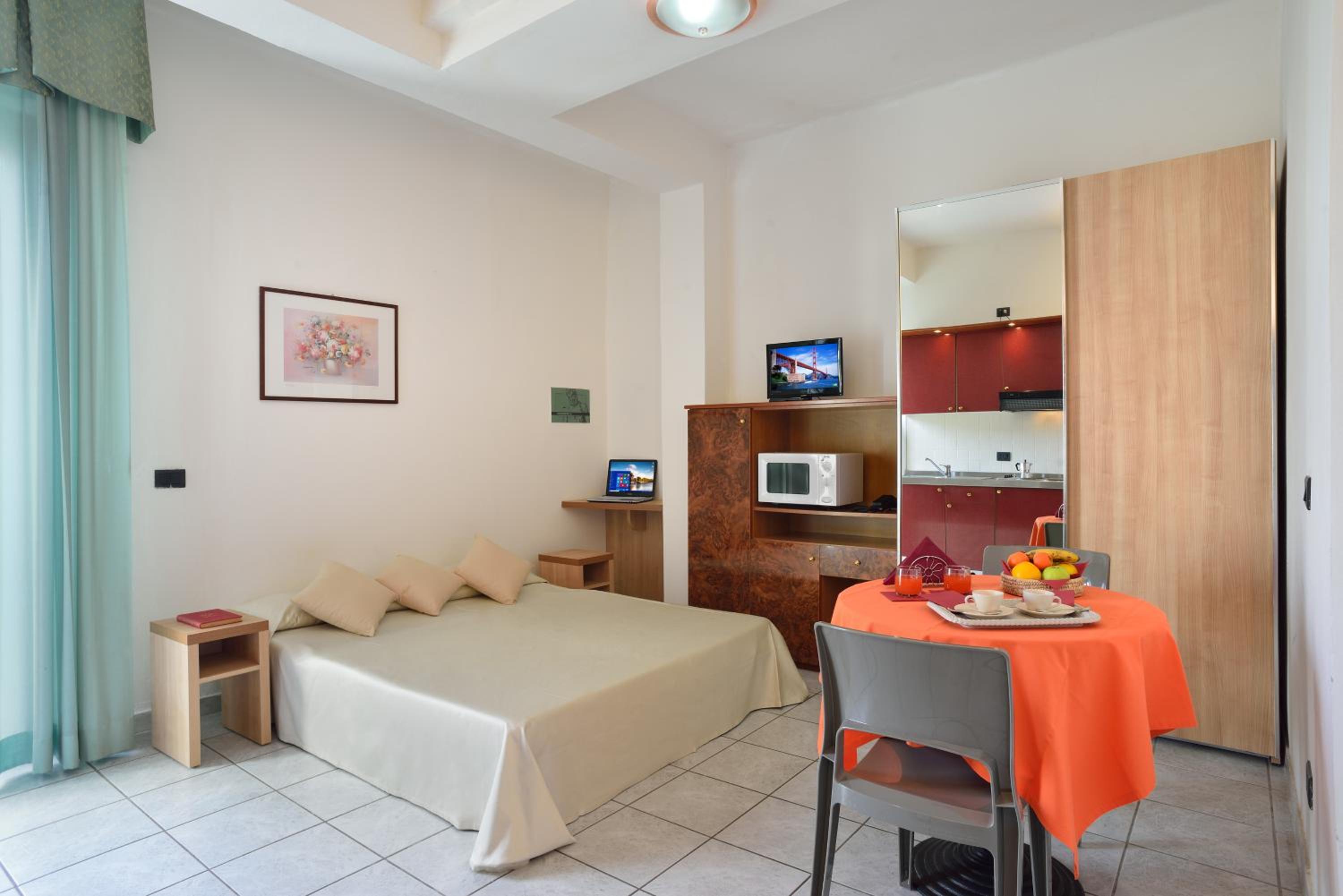 Studio Apartment photo 1