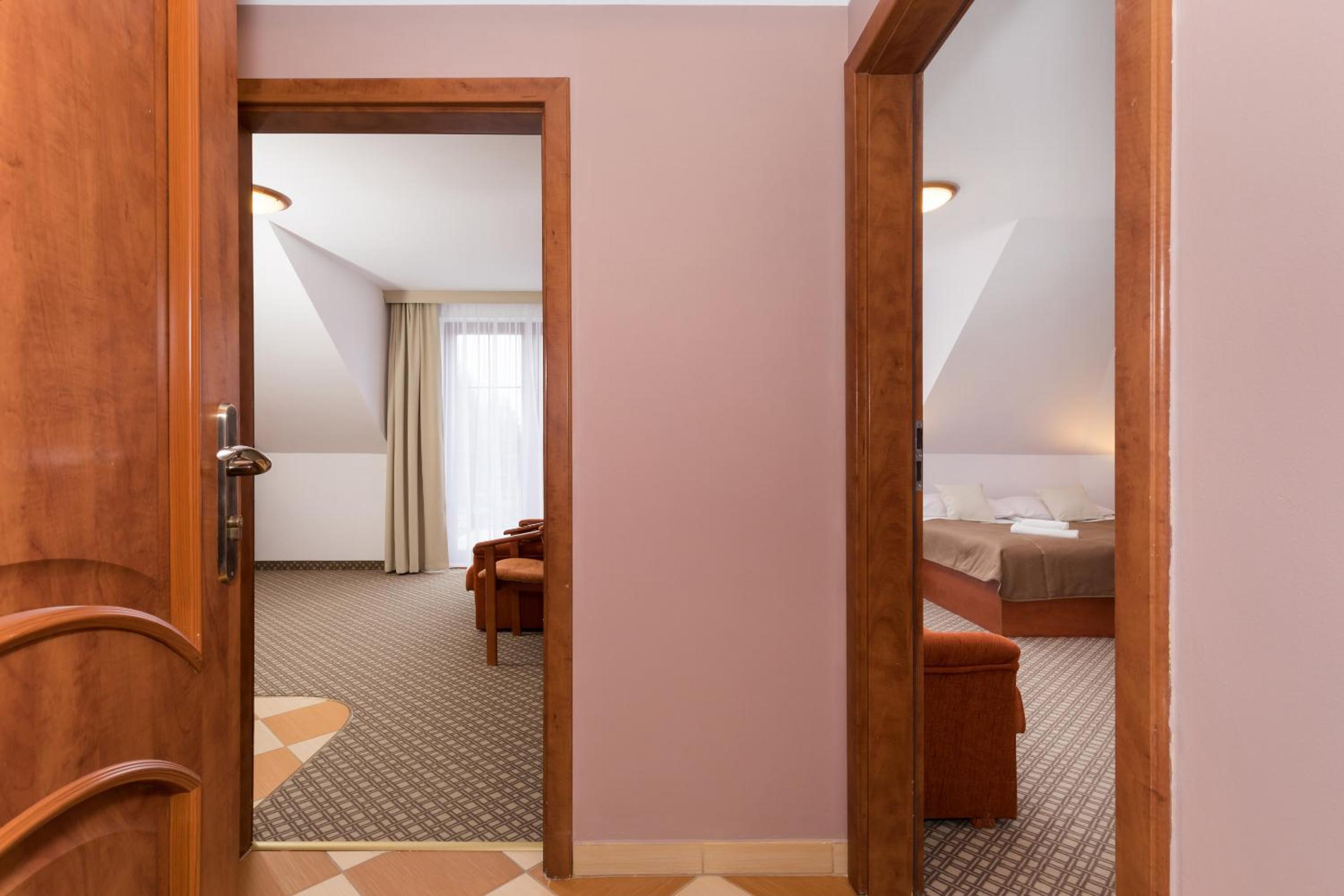 Apartment (4 Adults) - Photo 18