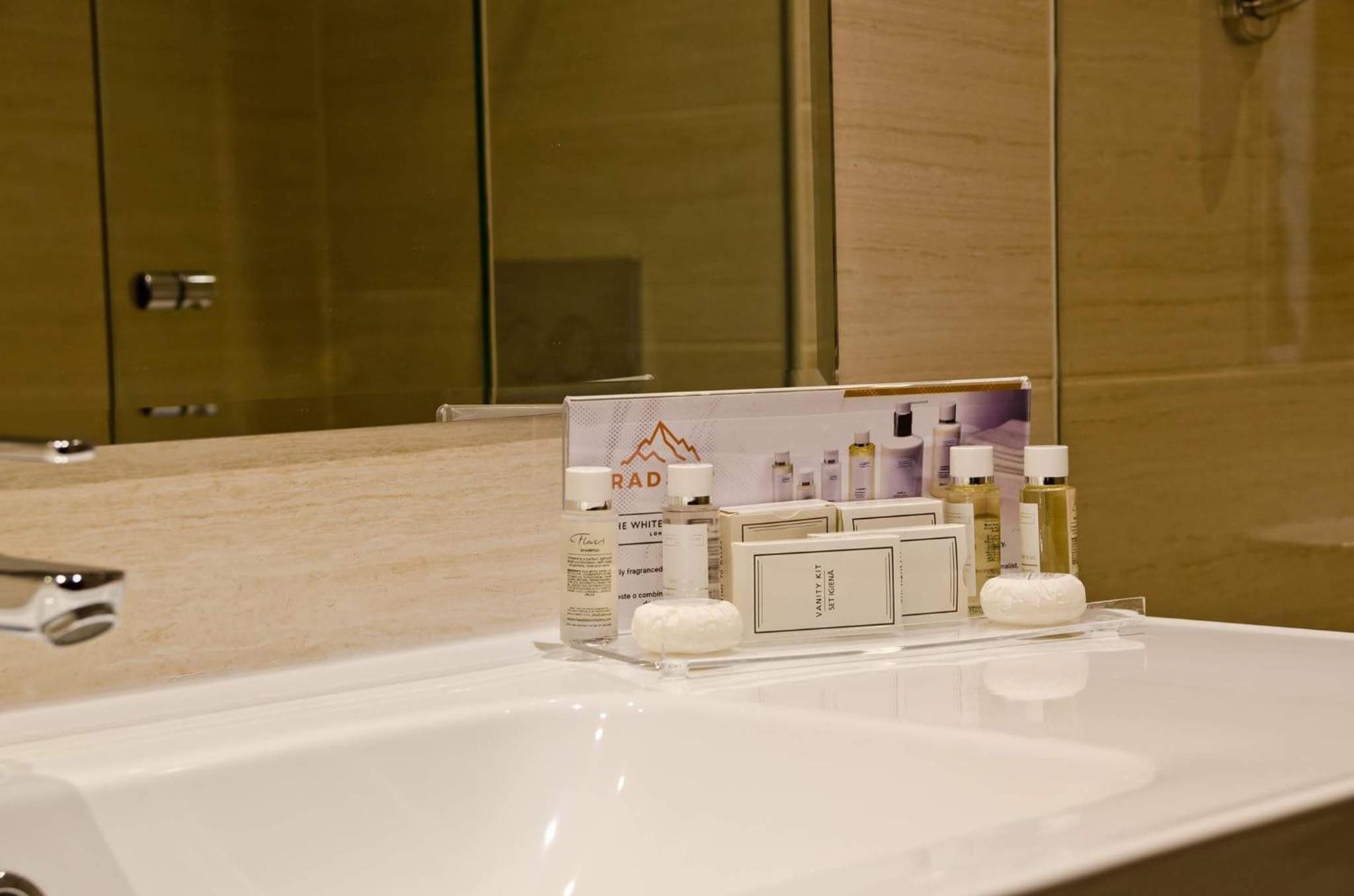 Standard Double or Twin Room - Photo 22