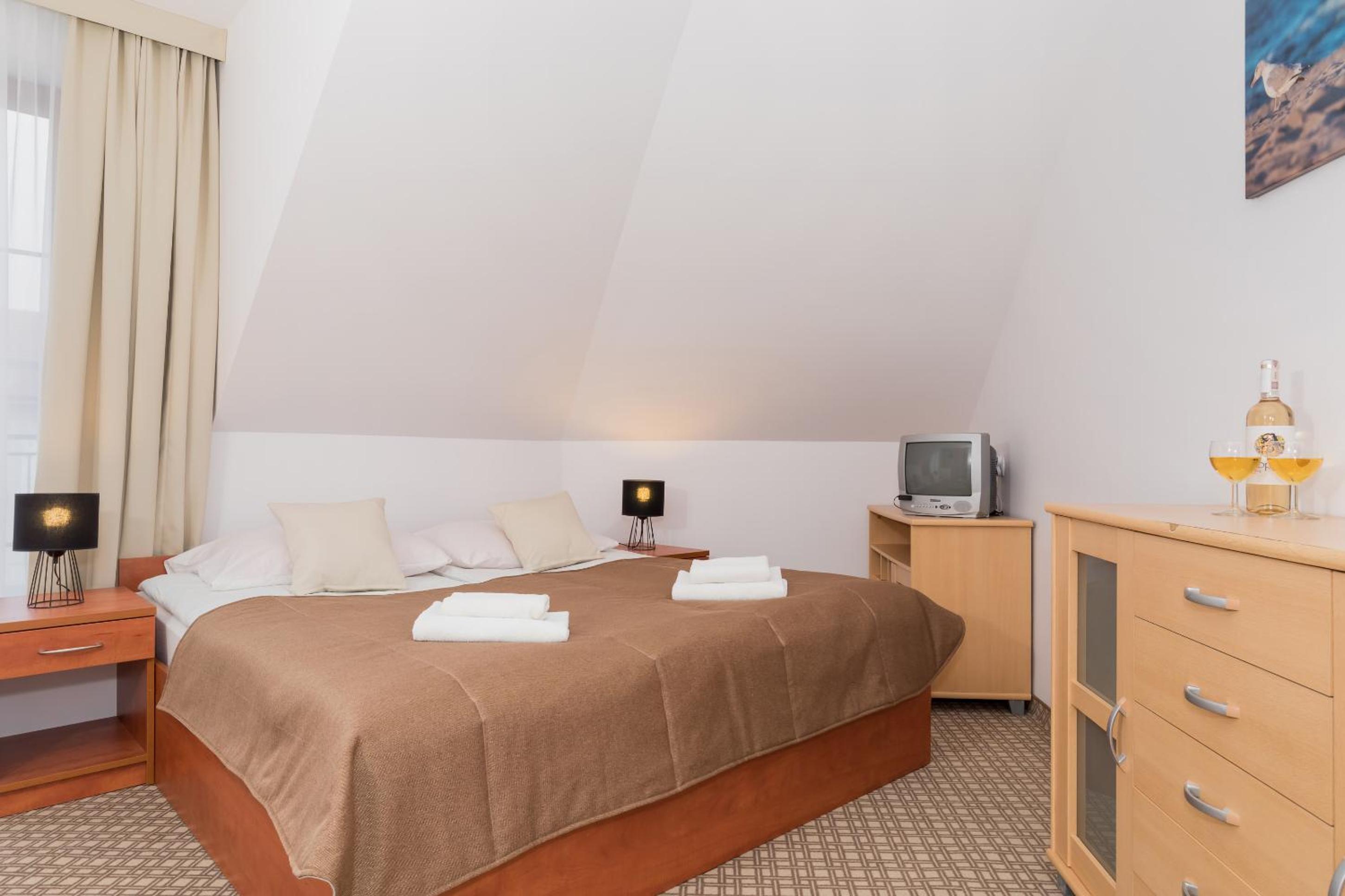 Apartment (4 Adults) - Photo 12