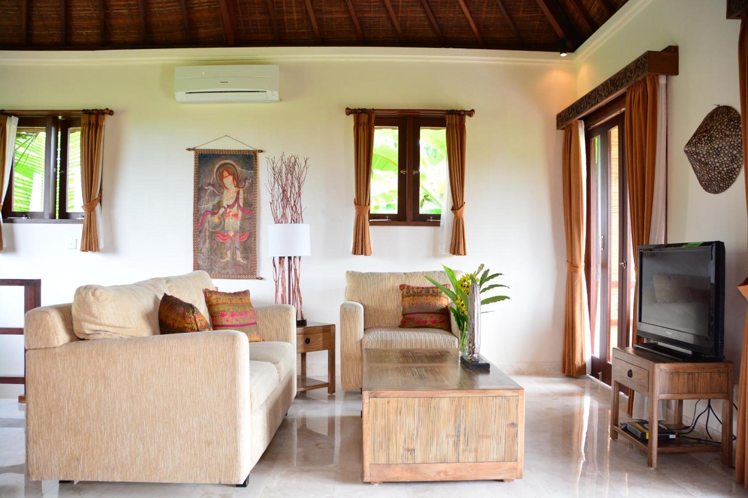 Four-Bedroom Villa with Private Pool thumbnail 6