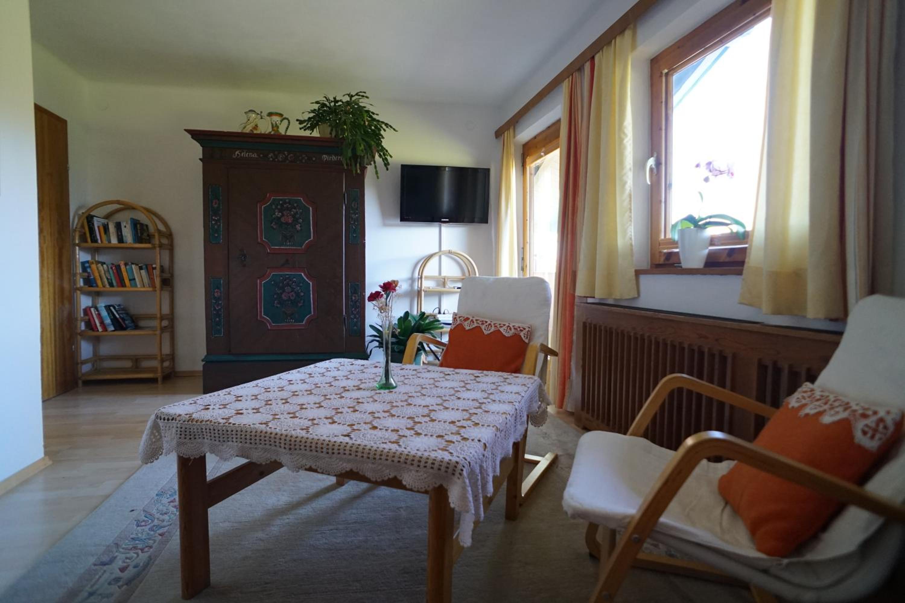 Apartment with Balcony photo 3