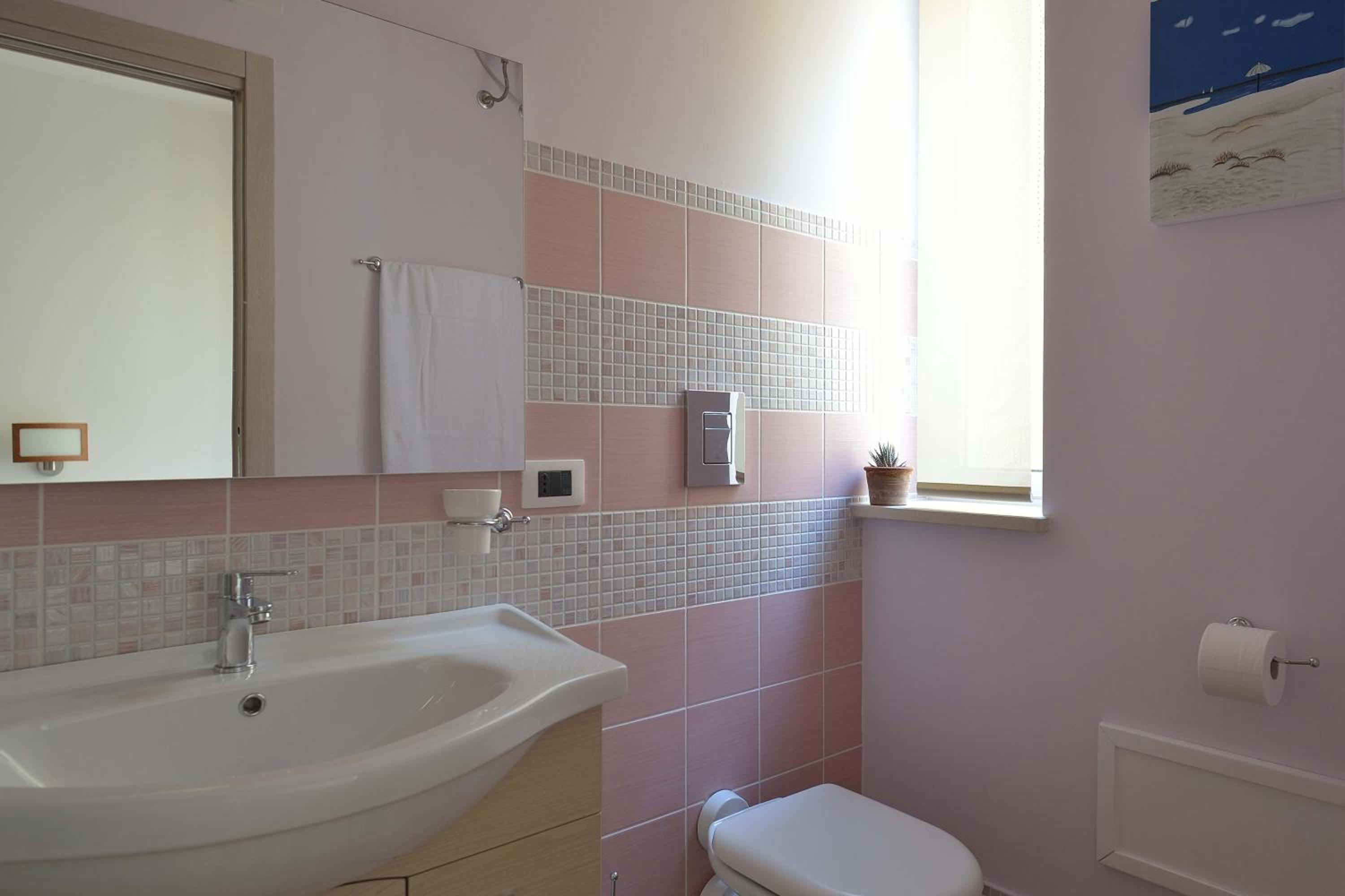 Triple Room with Private Bathroom - Photo 16