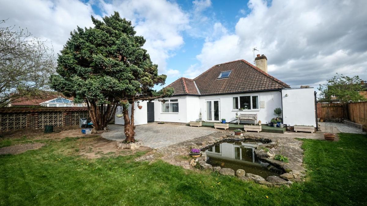 Three-Bedroom House photo 2