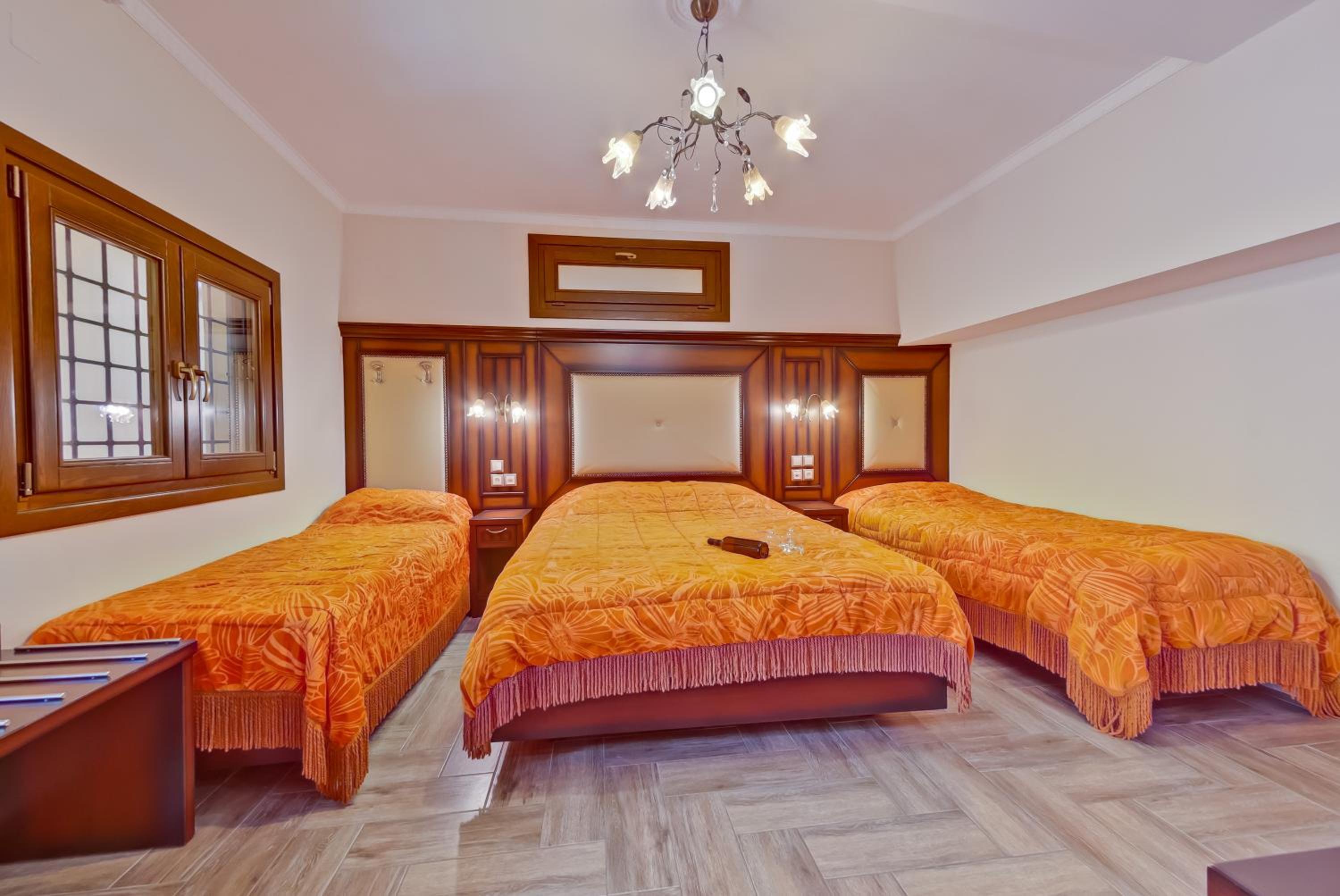 Family Apartment with Terrace and Side Meteora View - Photo 12