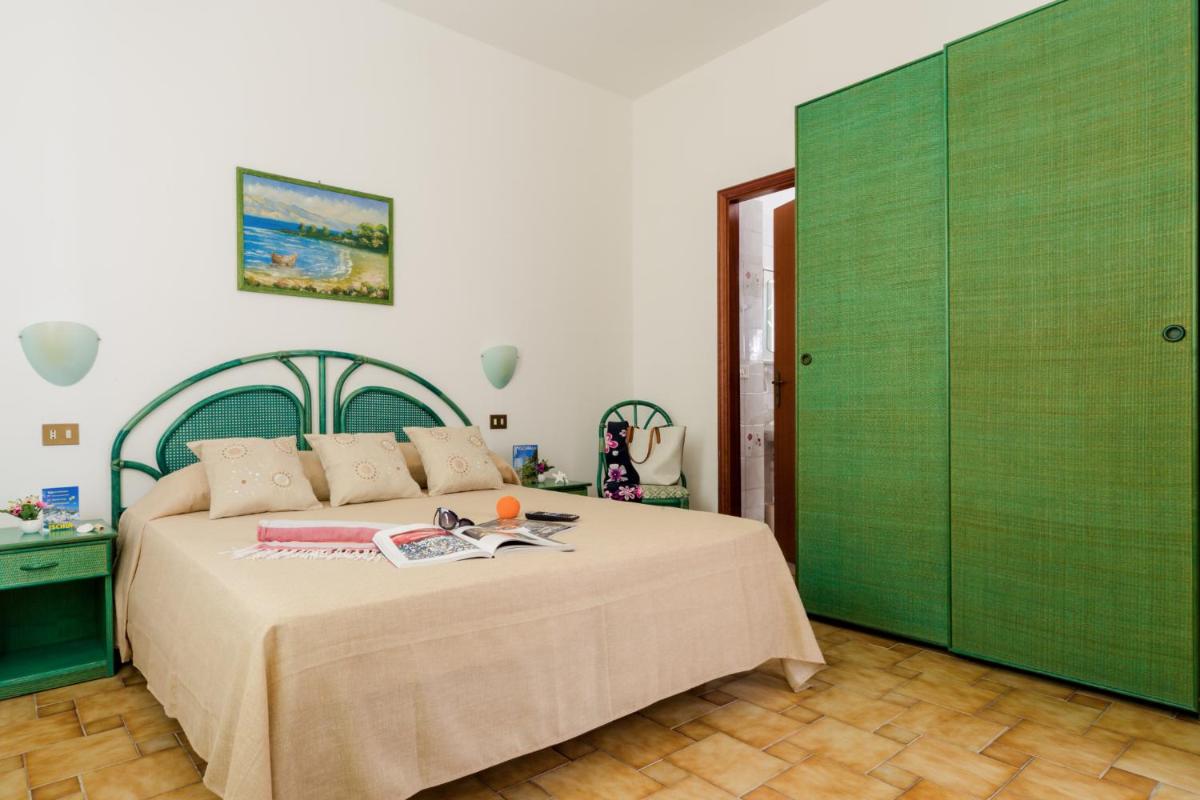 One-Bedroom Apartment with Terrace and Sea View