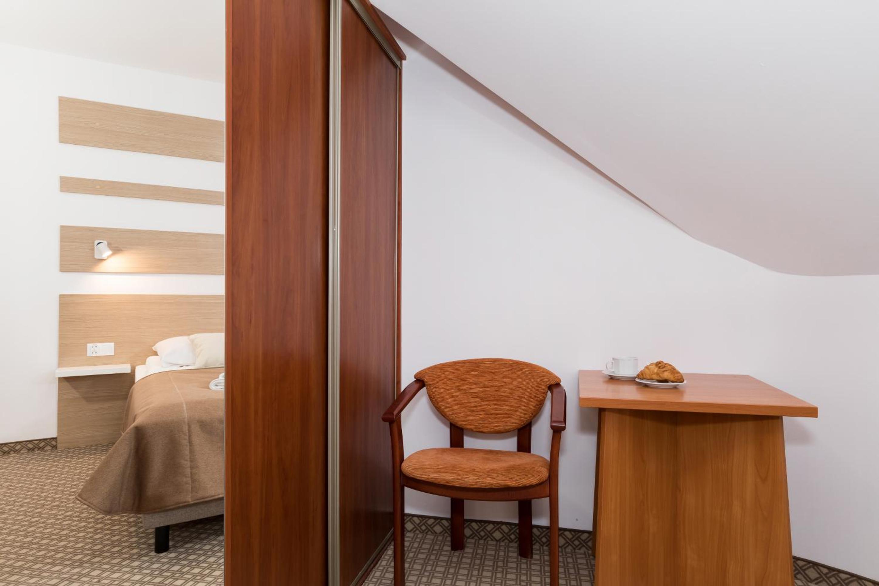 Double Room - Photo 19