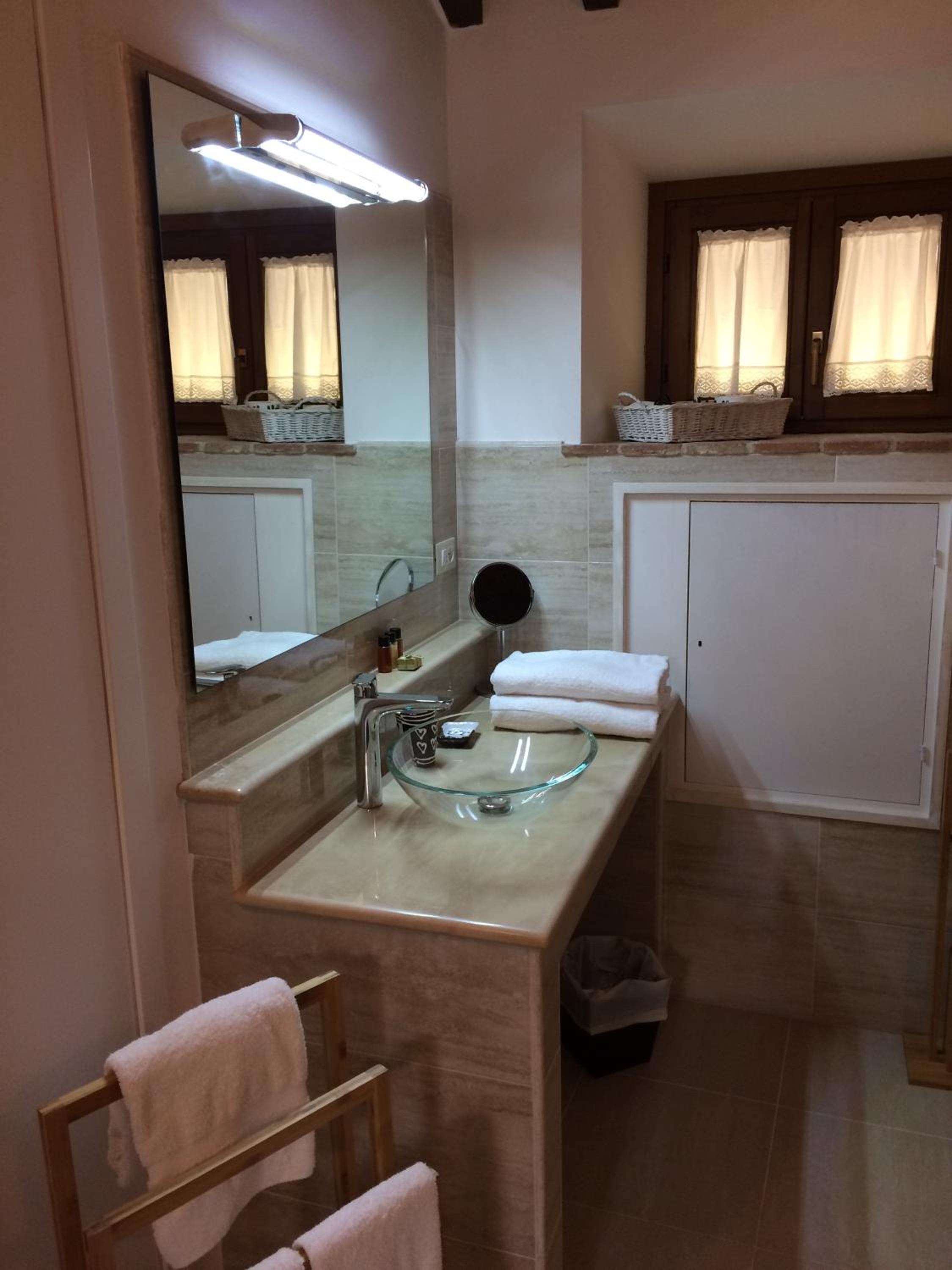 Deluxe Junior Suite - Photo 5