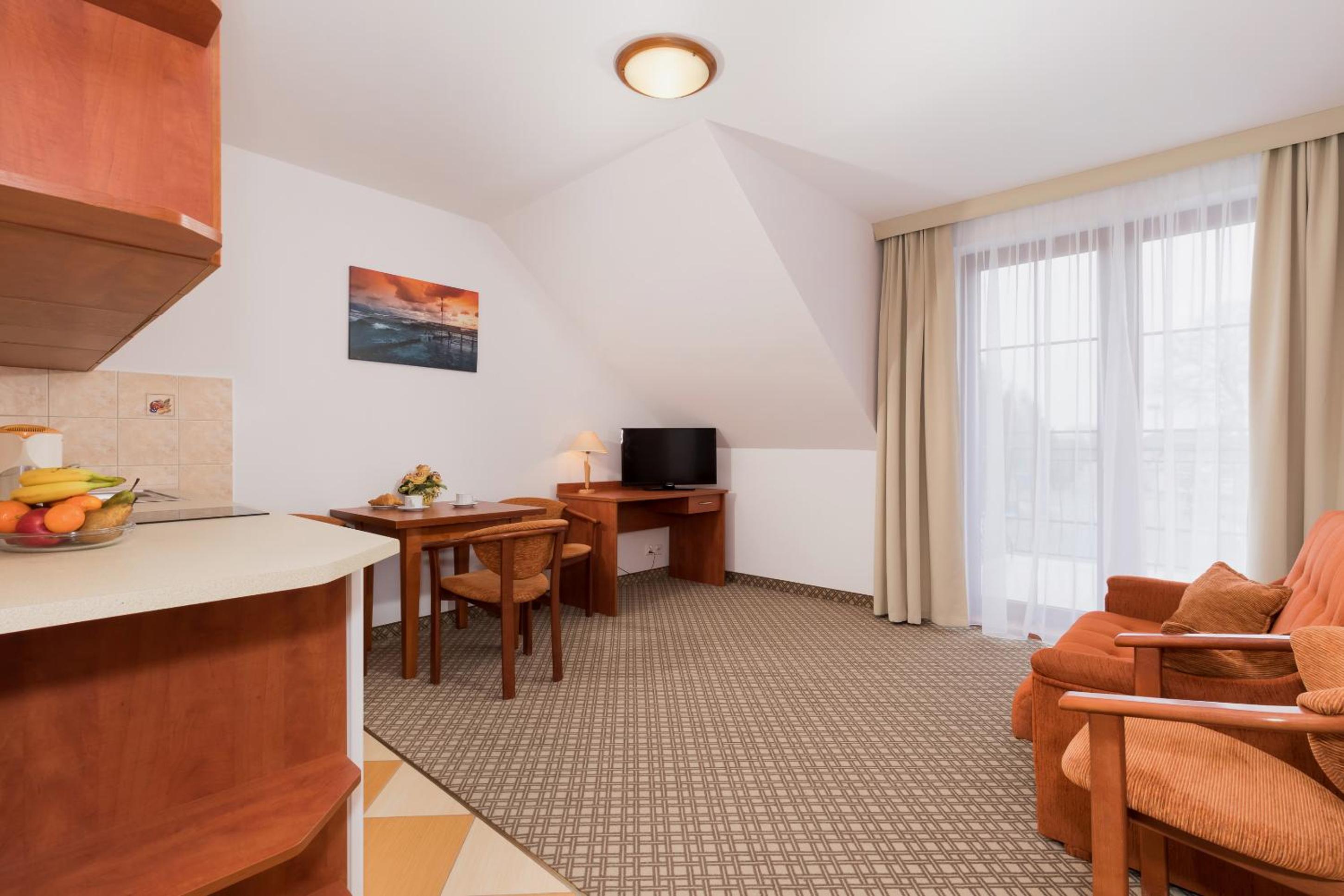 Apartment (4 Adults) - Photo 9