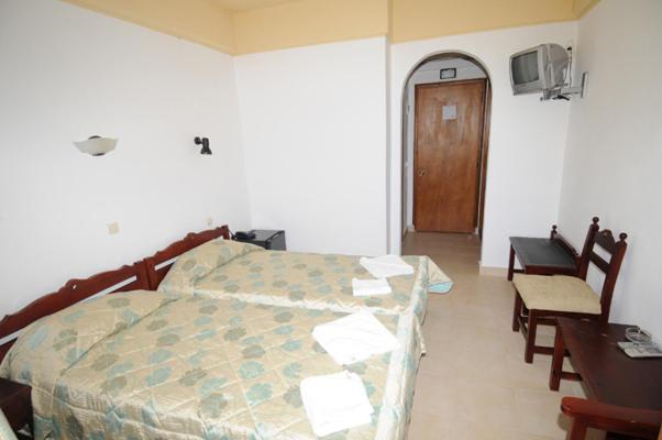 Standard Twin Room - Photo 2