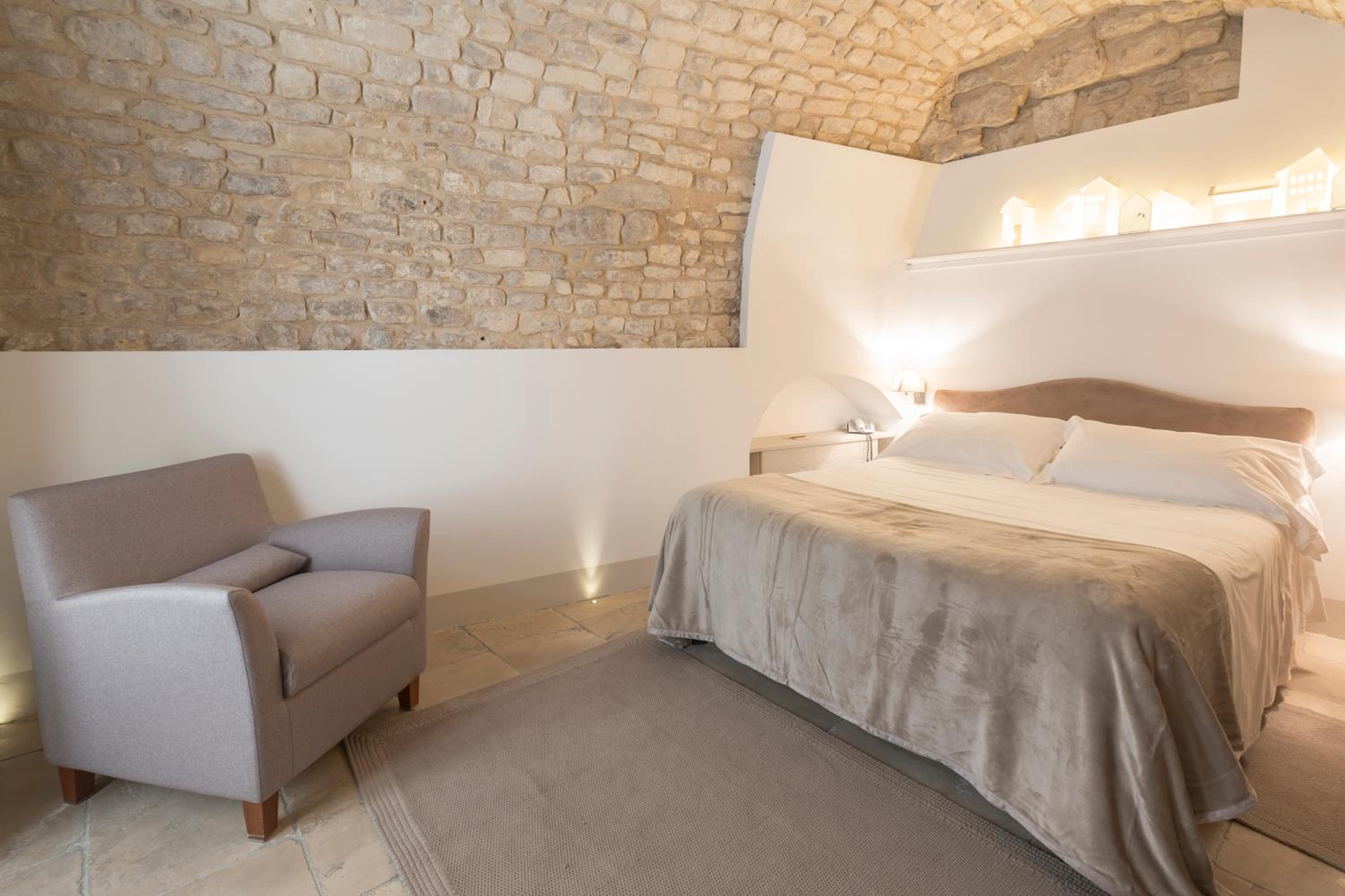 Junior Suite with Shower - Photo 4