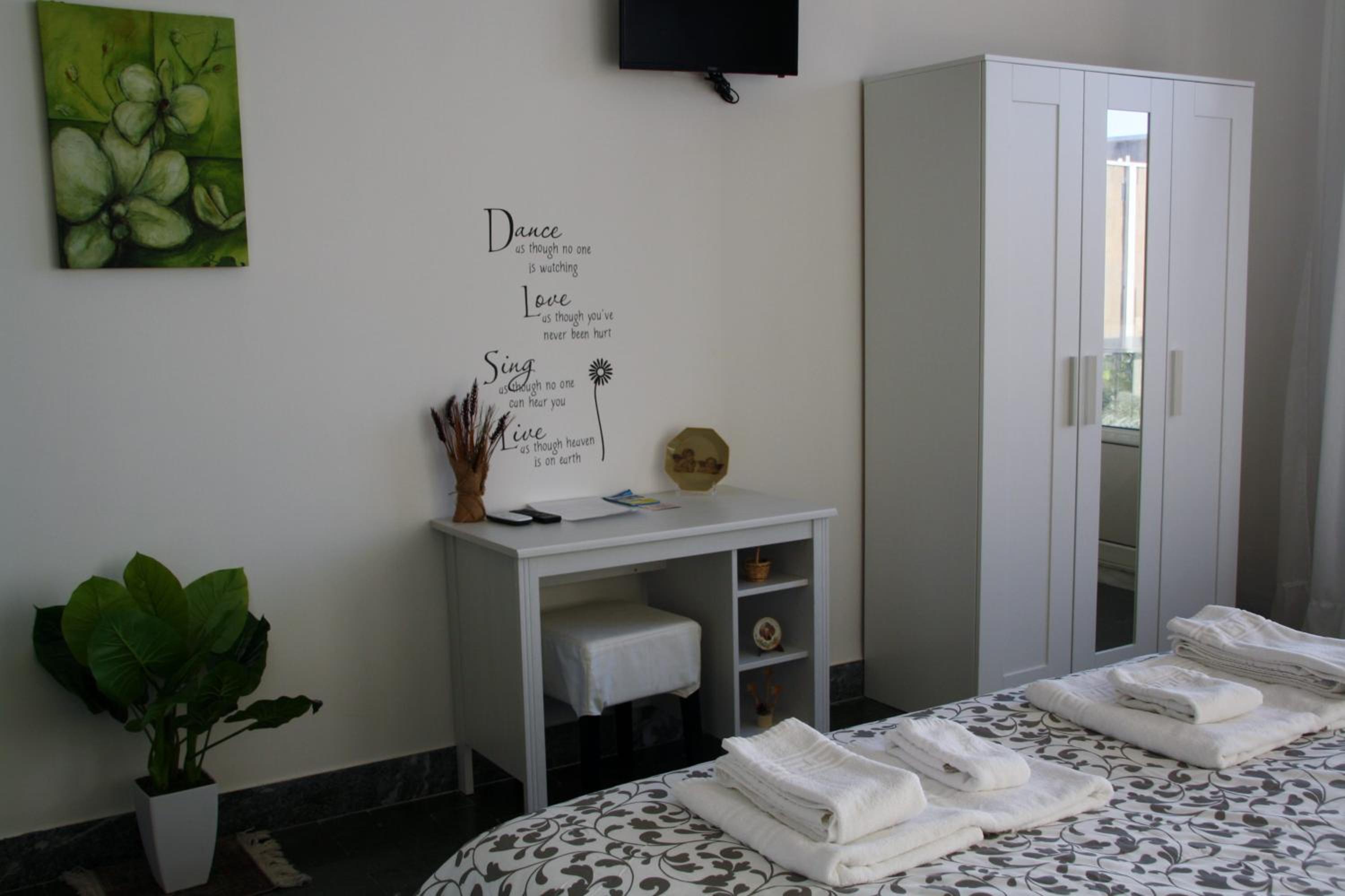 Superior Triple Room with Sea View photo 2