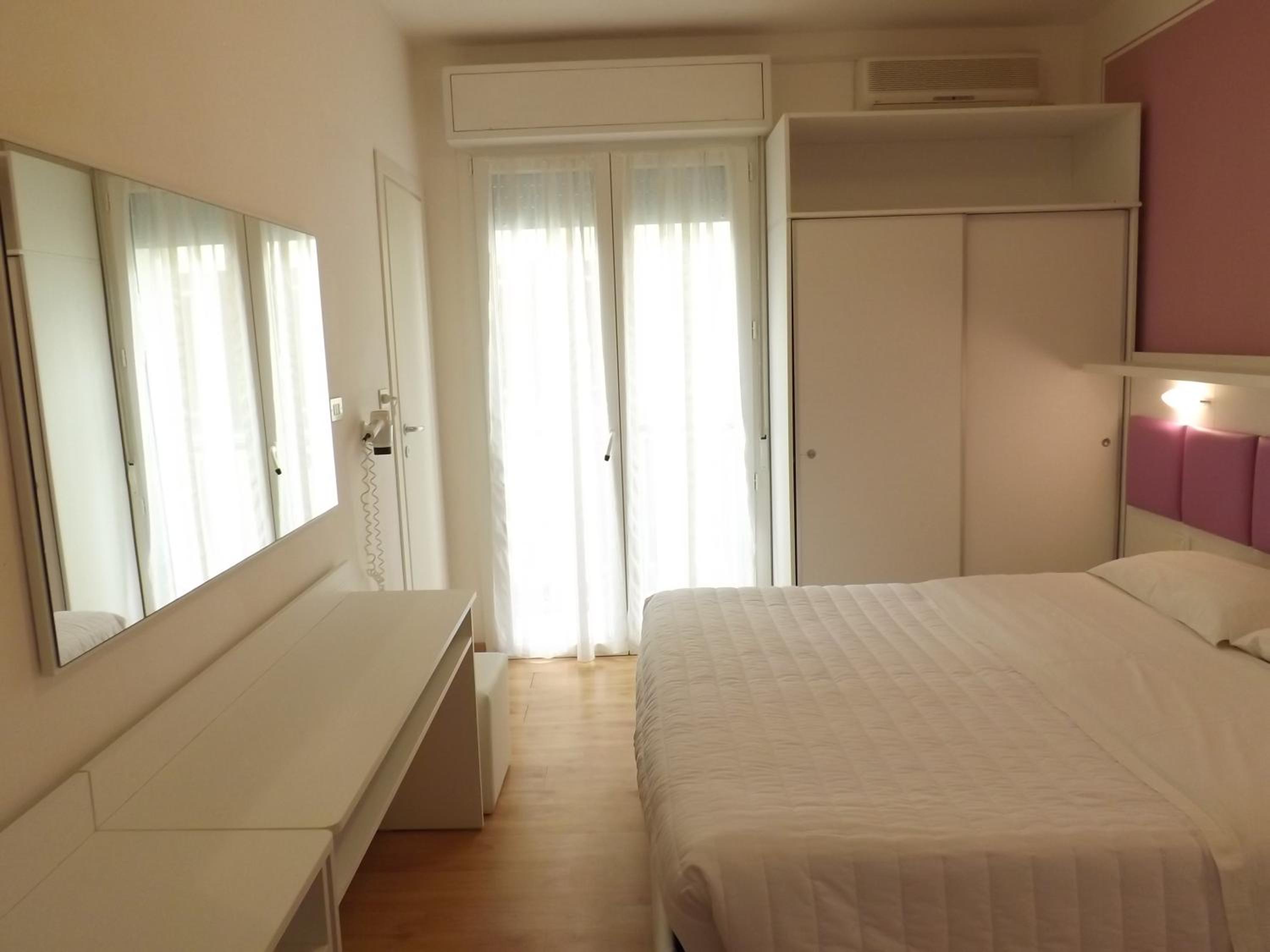 Economy Double Room - Photo 2