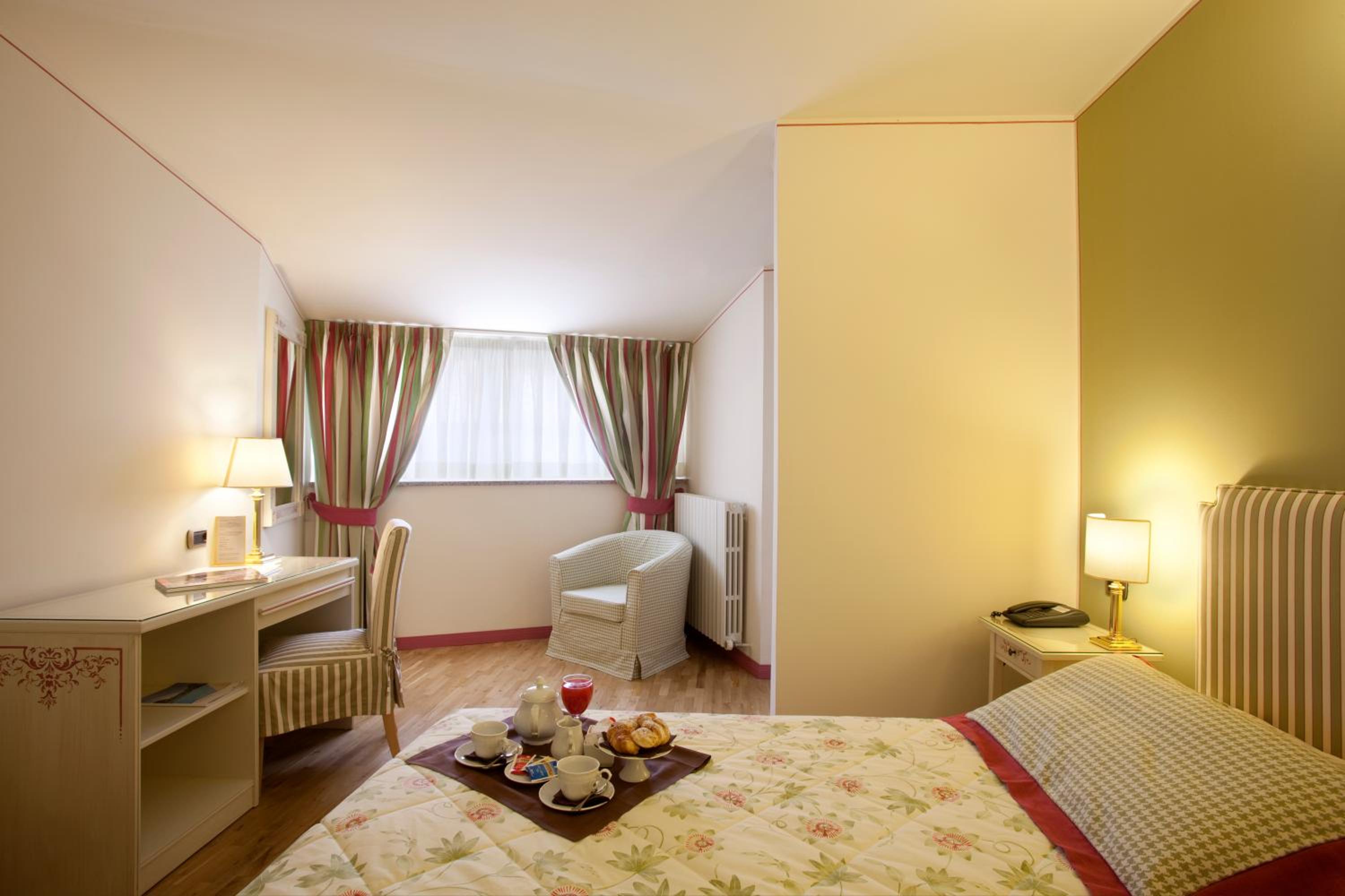 Double Room - Photo 21