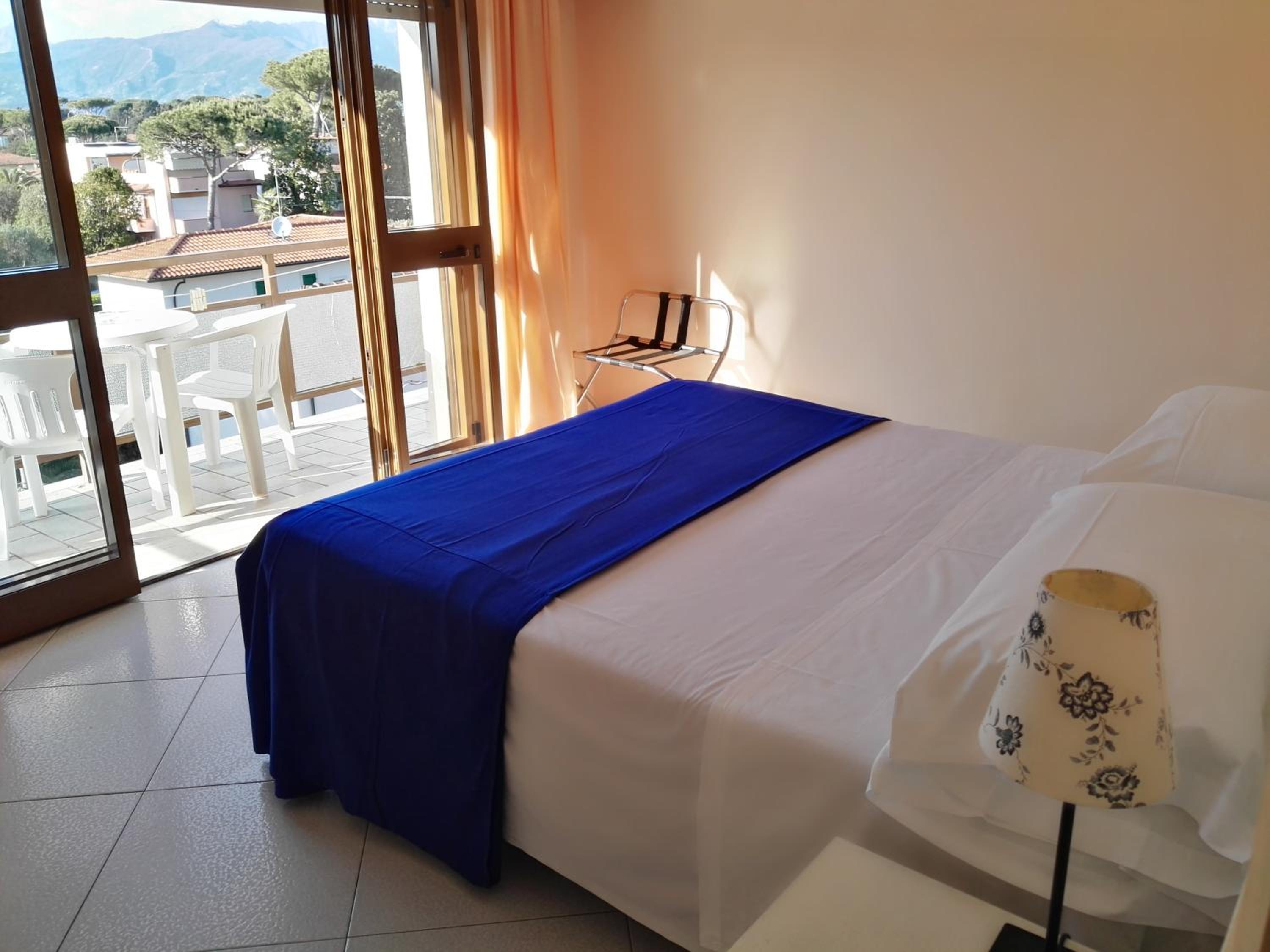 Double Room with Balcony - Photo 1