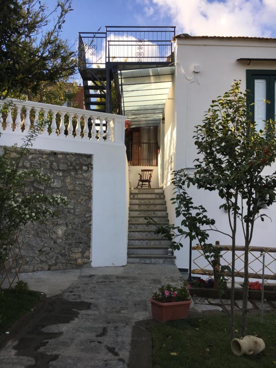 One-Bedroom Apartment with Sea View photo 3