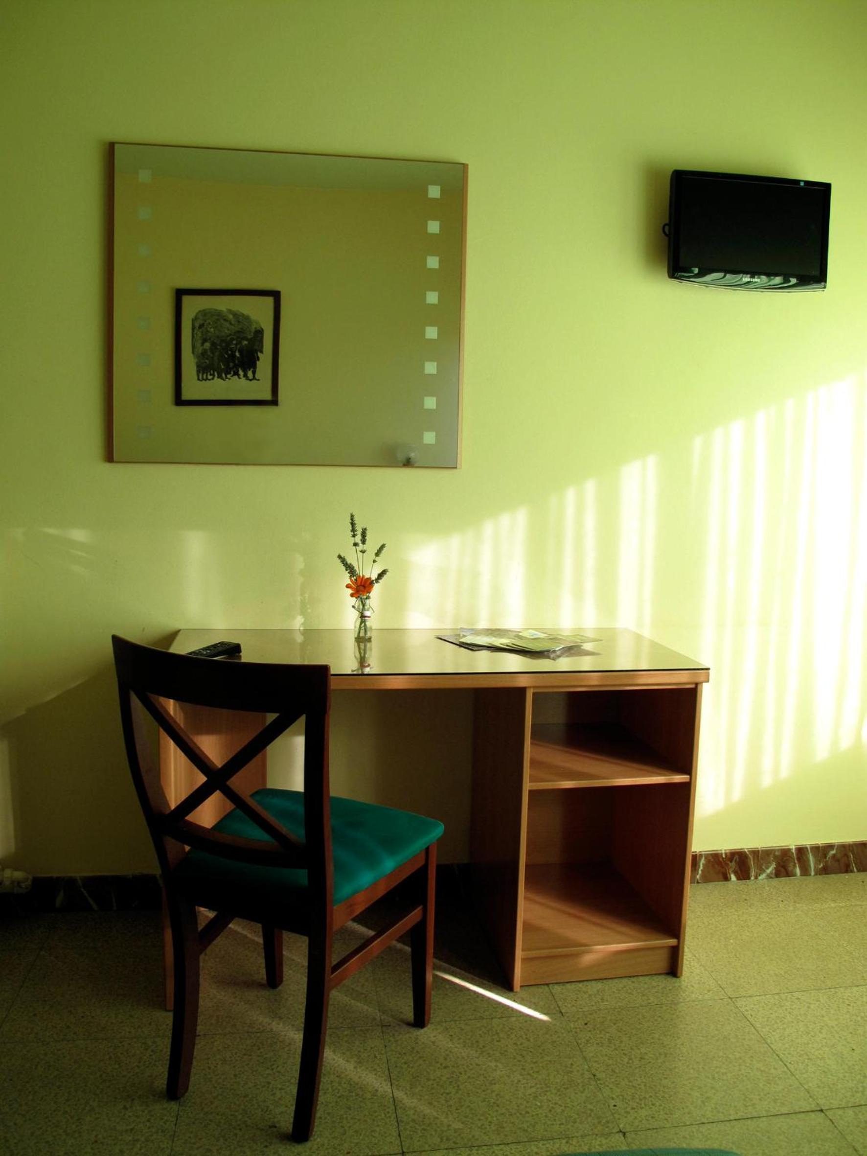 Single Room photo 2