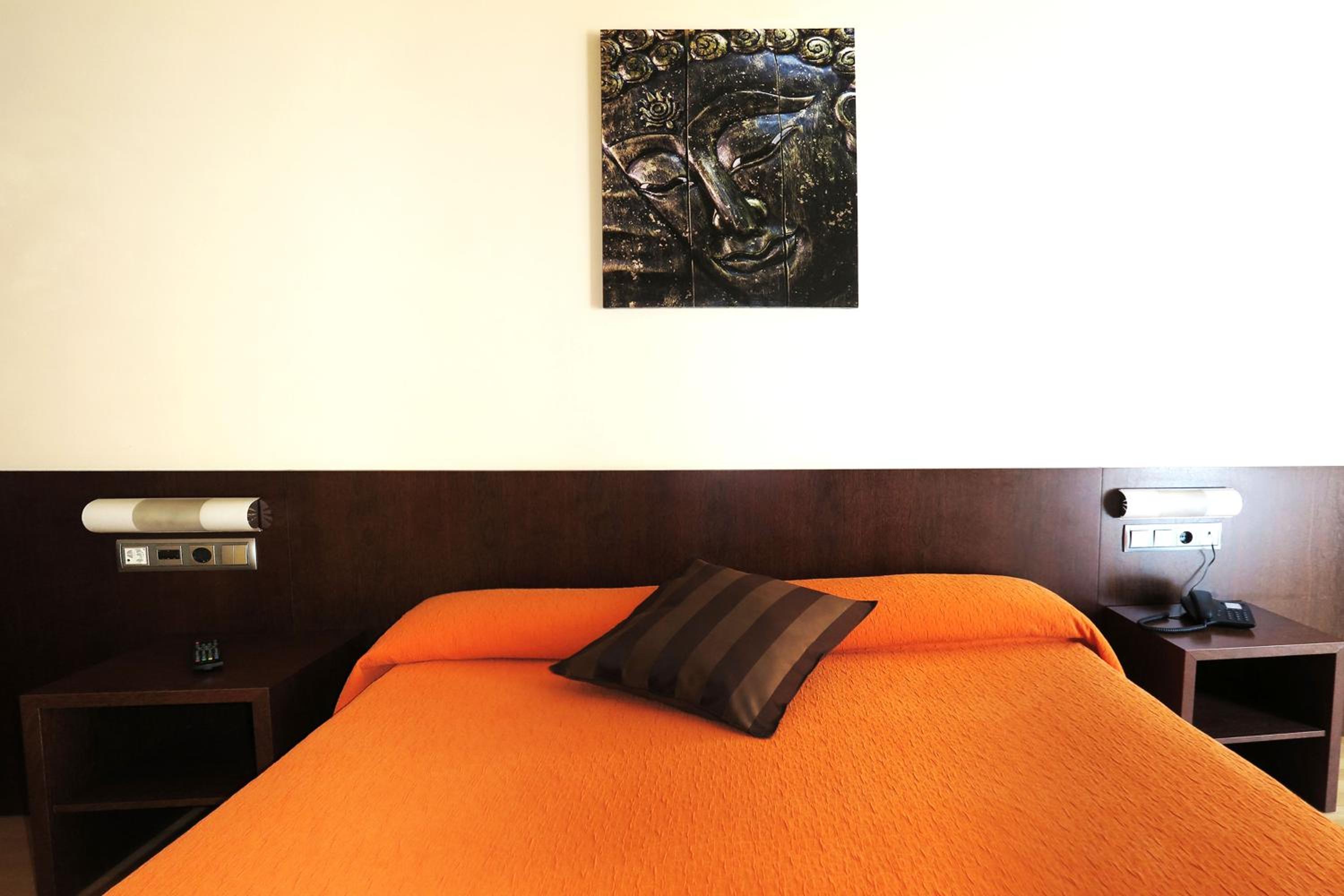Double Room - Photo 10