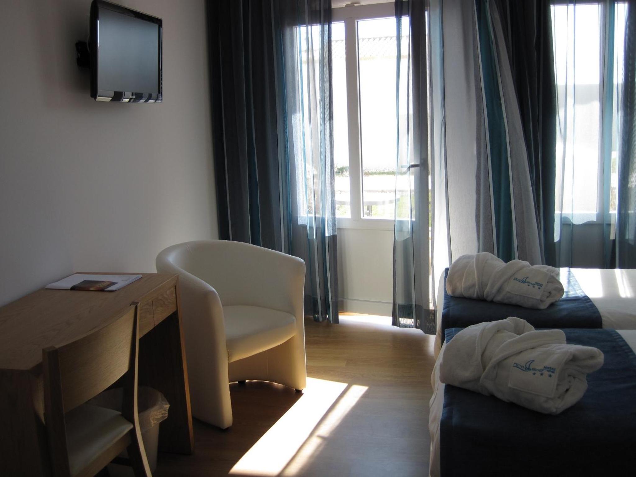 Double or Twin with Balcony or Terrace - Photo 11