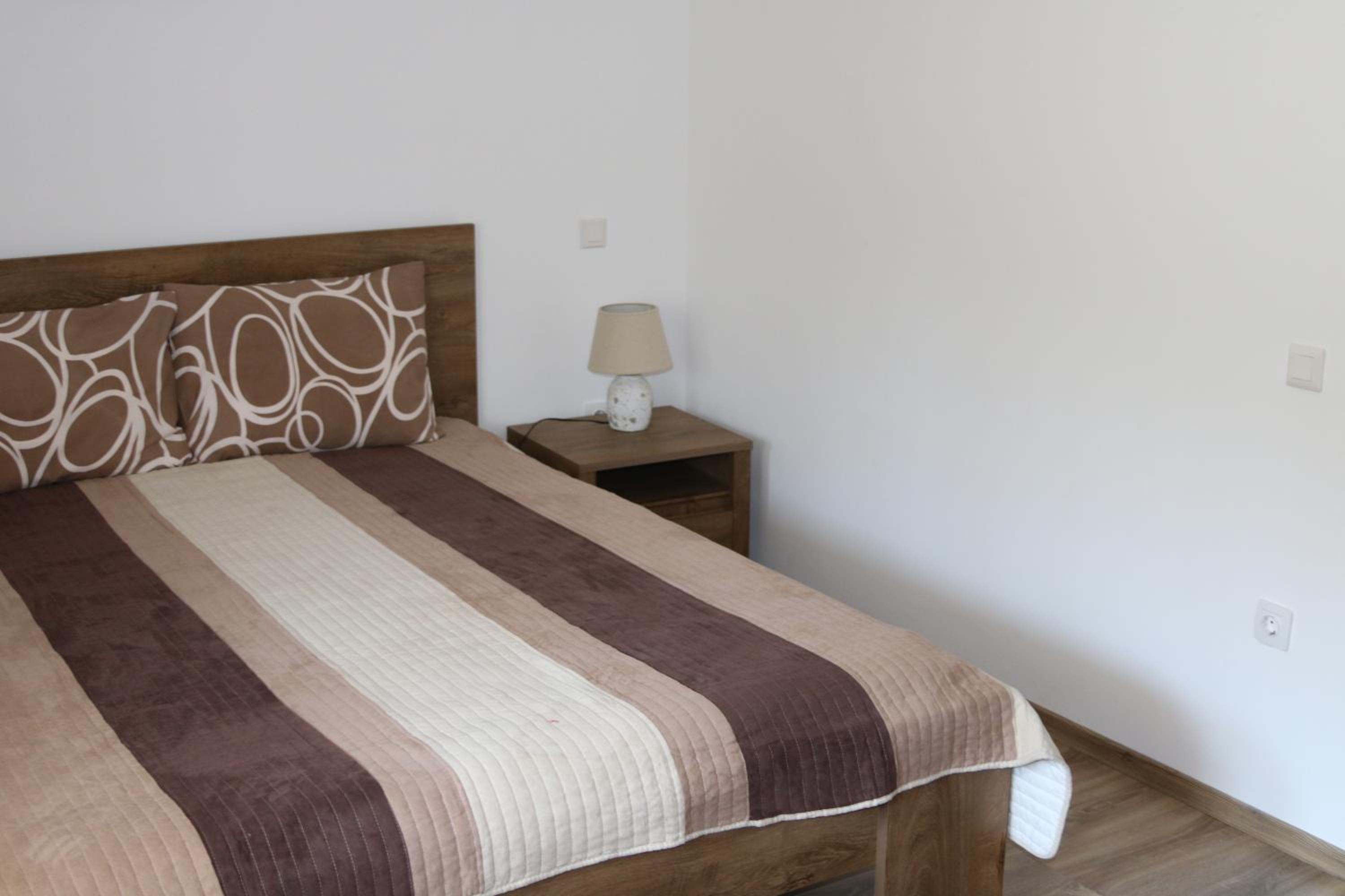 Double Room with Private Bathroom - Photo 27
