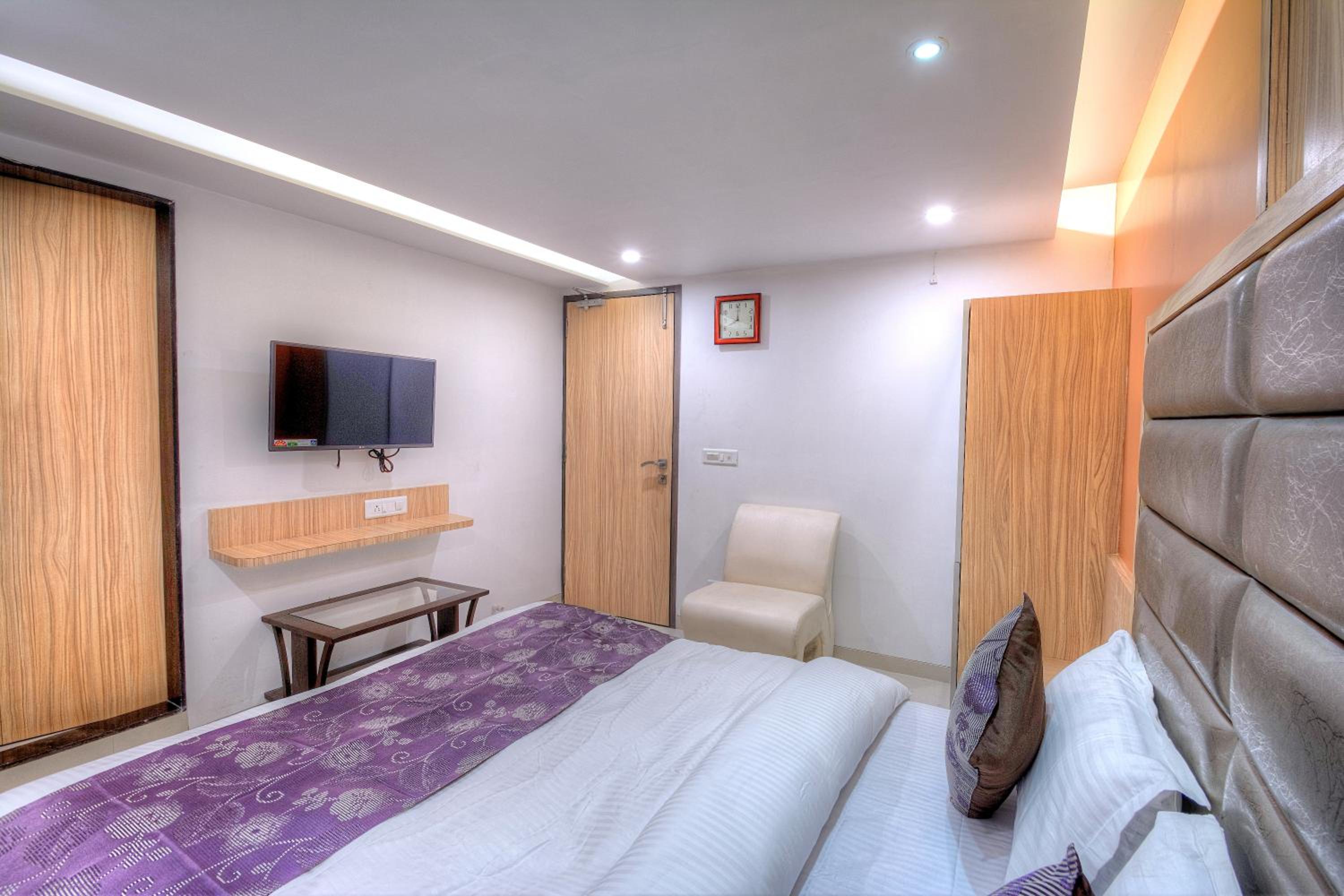 Deluxe Double Room - Photo 14