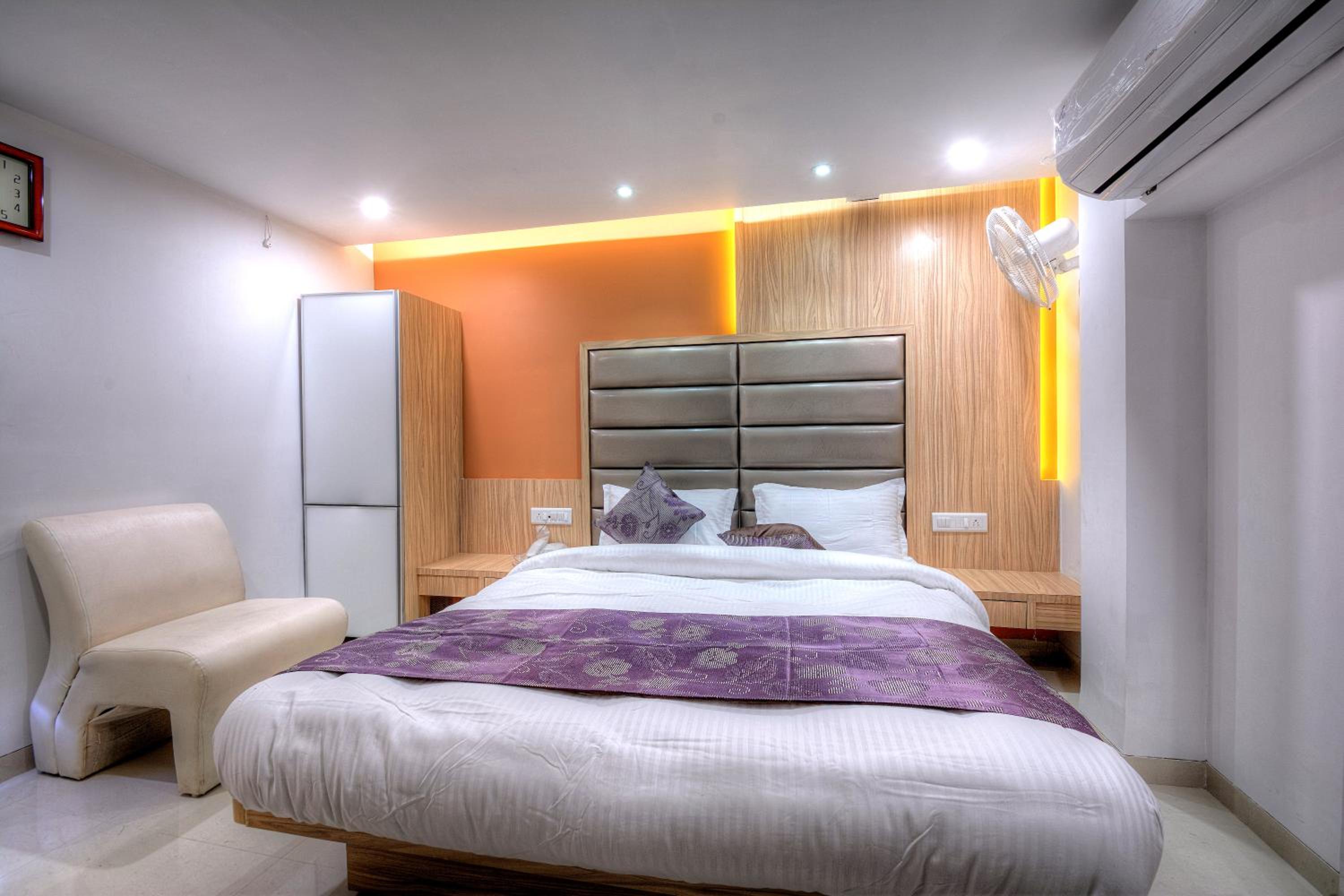 Deluxe Double Room - Photo 16