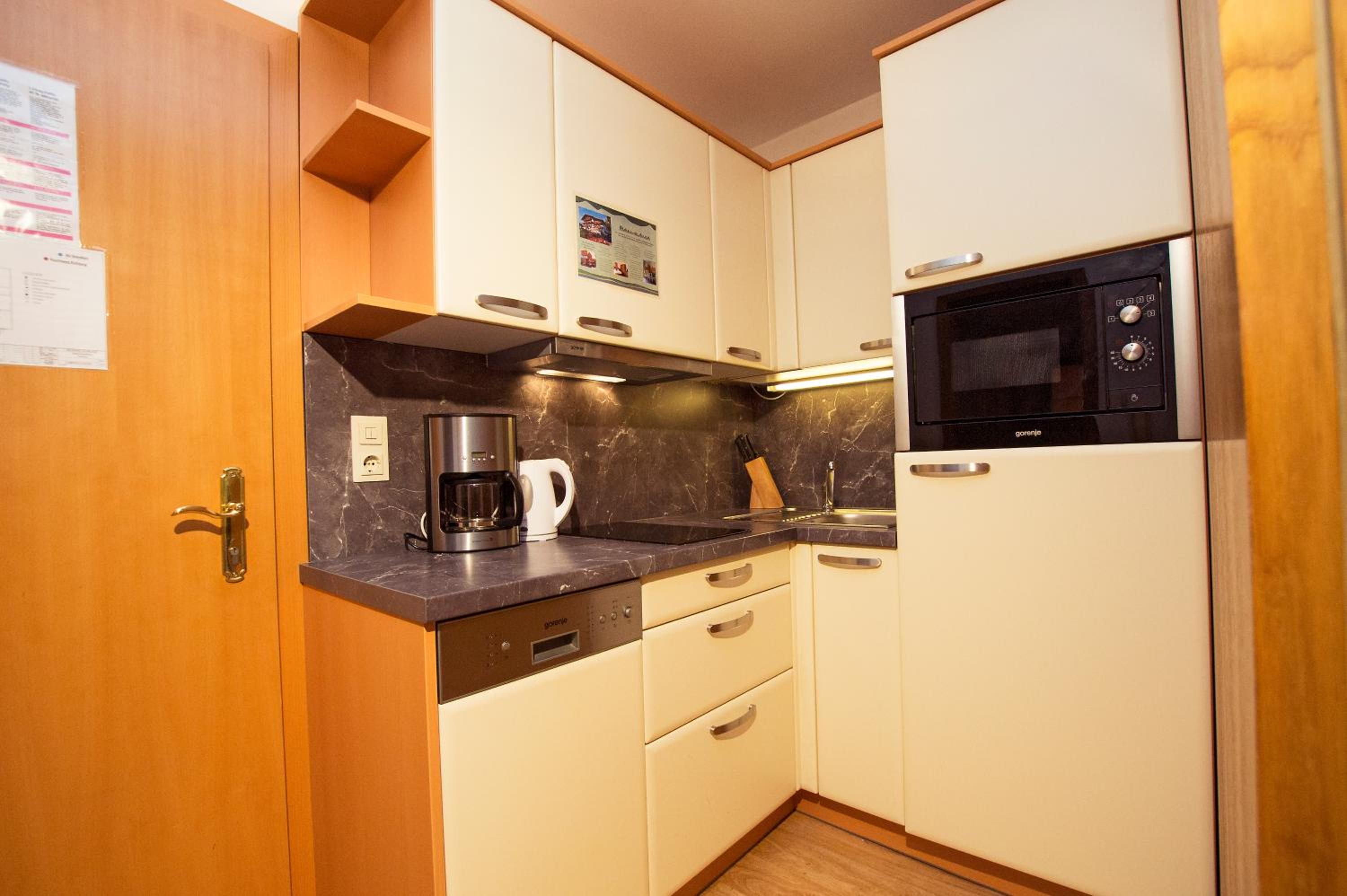Apartment (2-3 Adults)