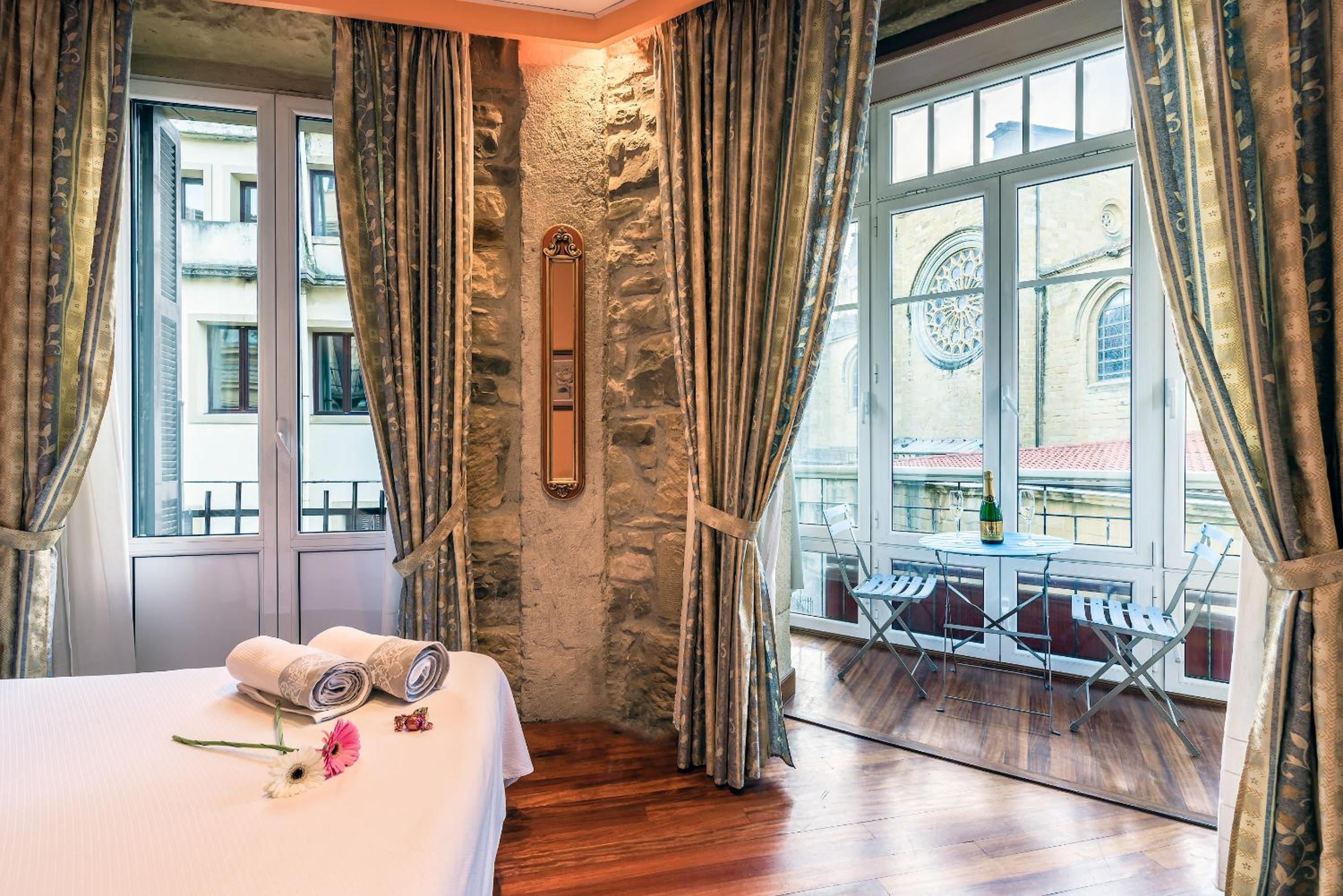 Habitación Doble con Balcón y Baño Privado