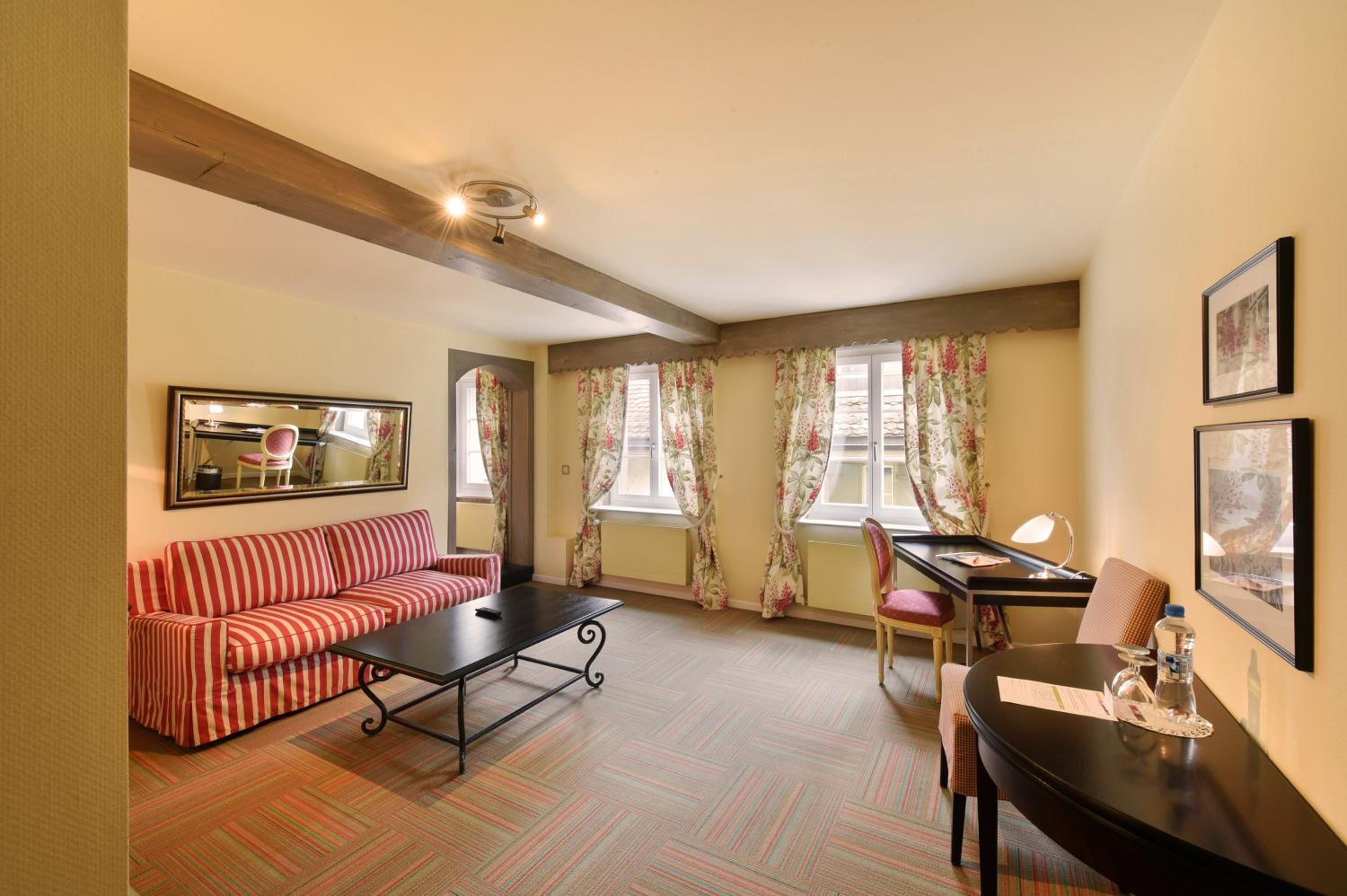 Family Room photo 3