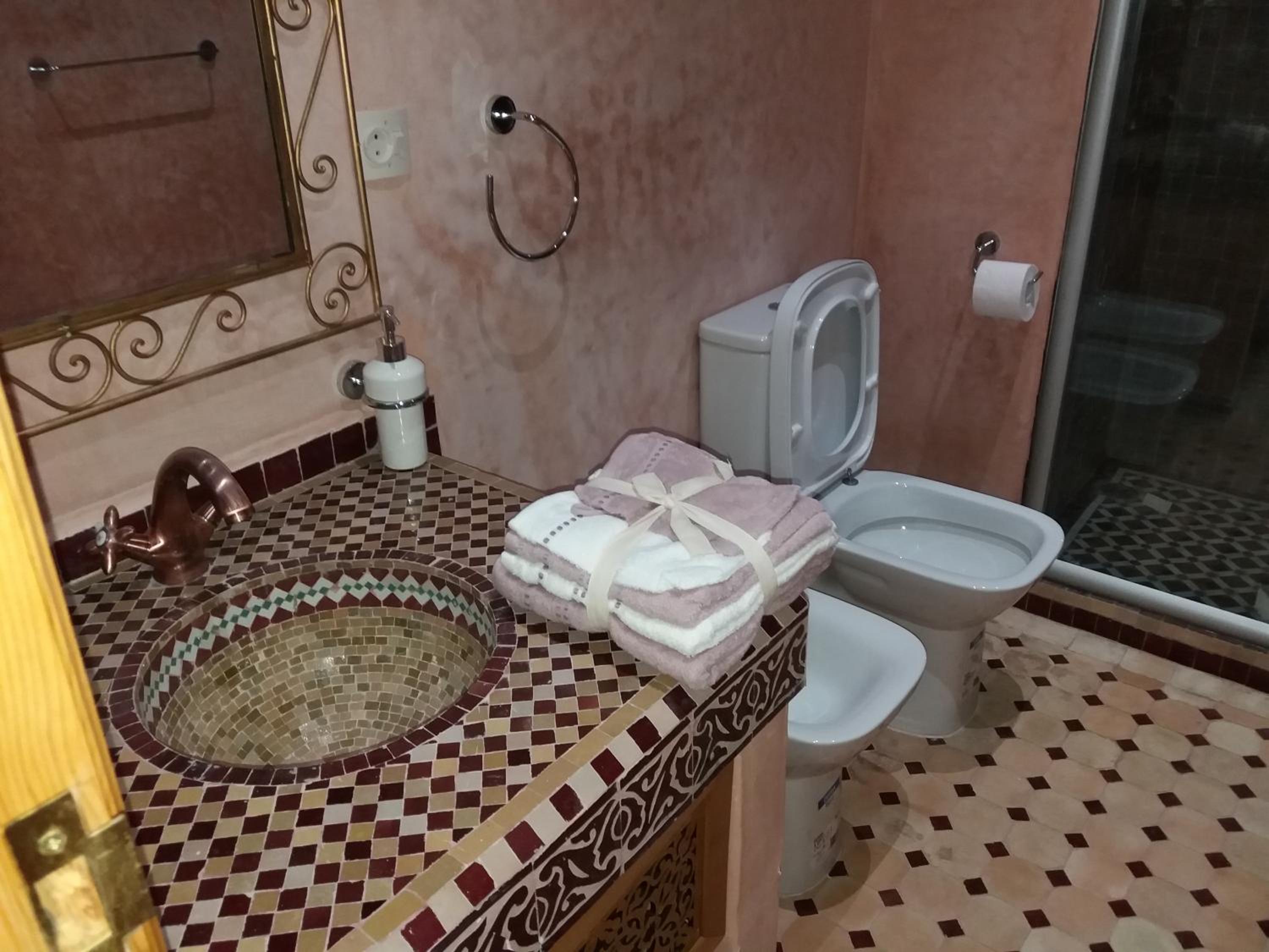 Double Room with Private Bathroom photo 2