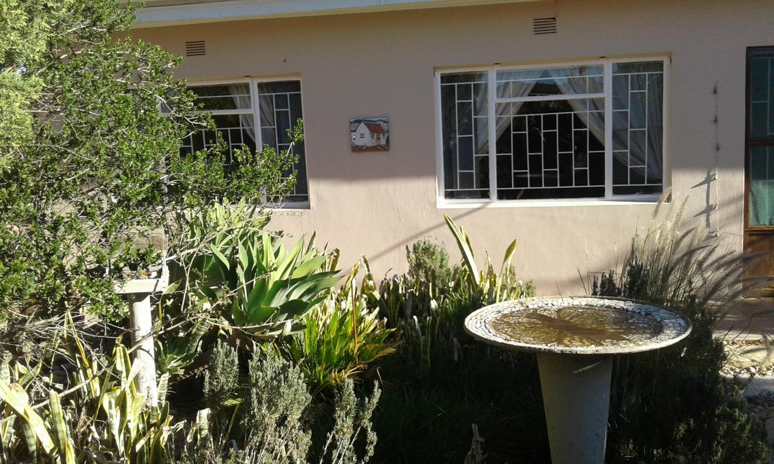 Three-Bedroom House photo 2