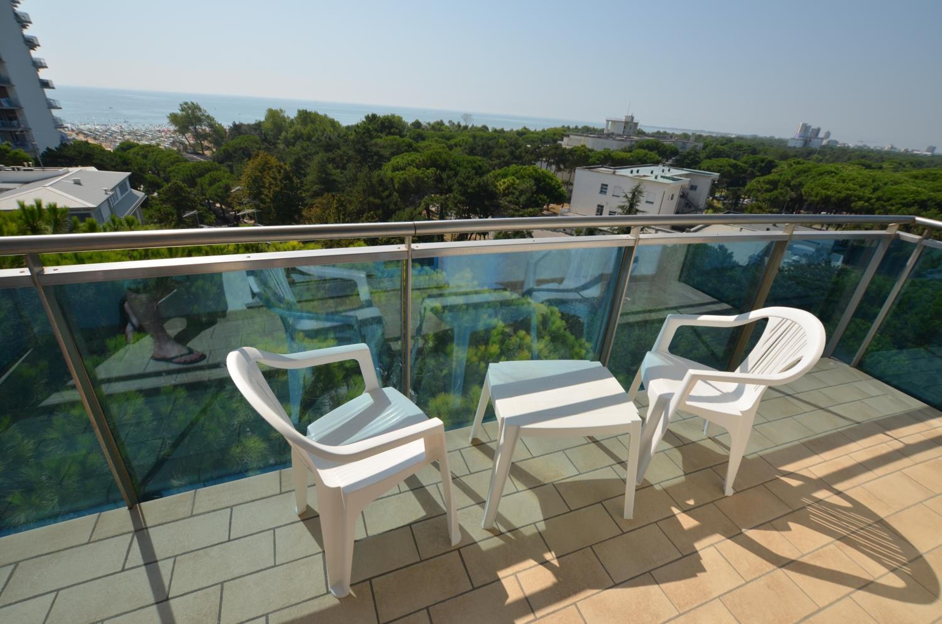 Double or Twin Room with Sea View - Photo 5