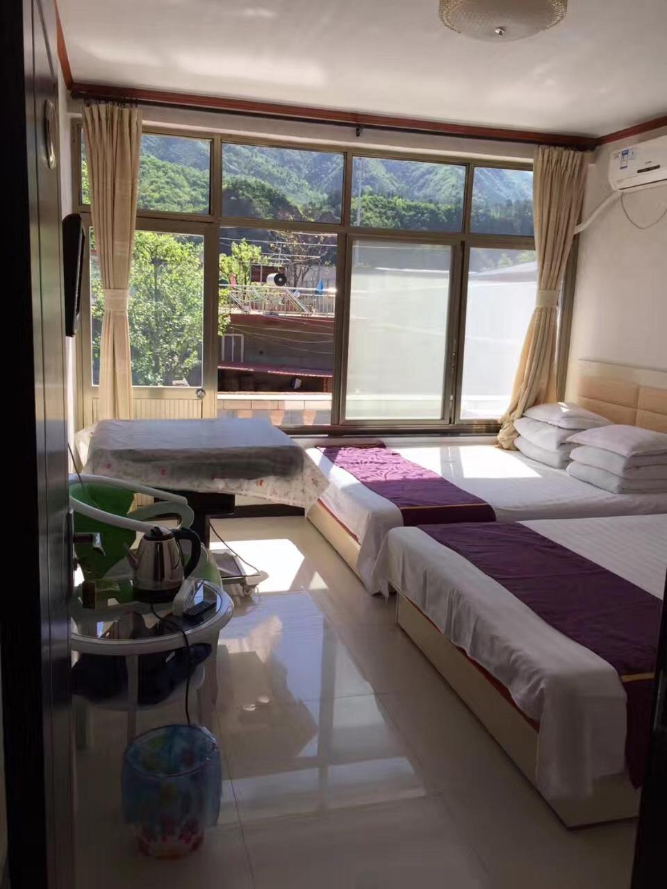 Deluxe Twin Room photo 3