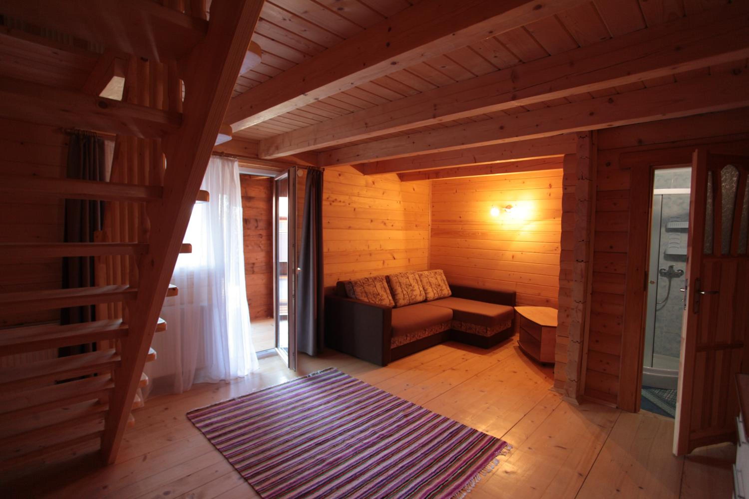 Deluxe Room (2 Adults + 1 Child)