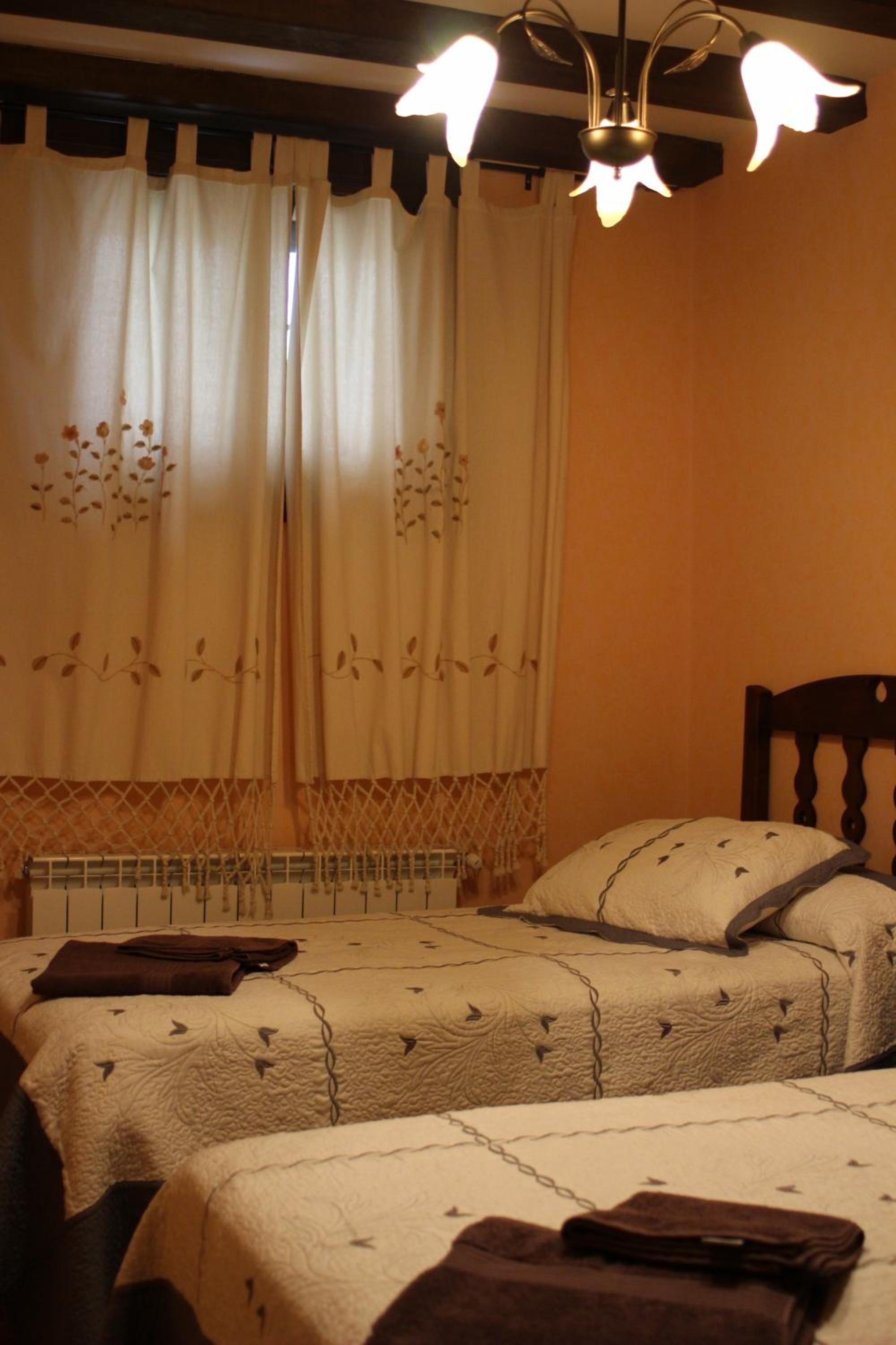 Apartamento de Dos Habitaciones con Bañera de Hidromasaje (6 Adultos)