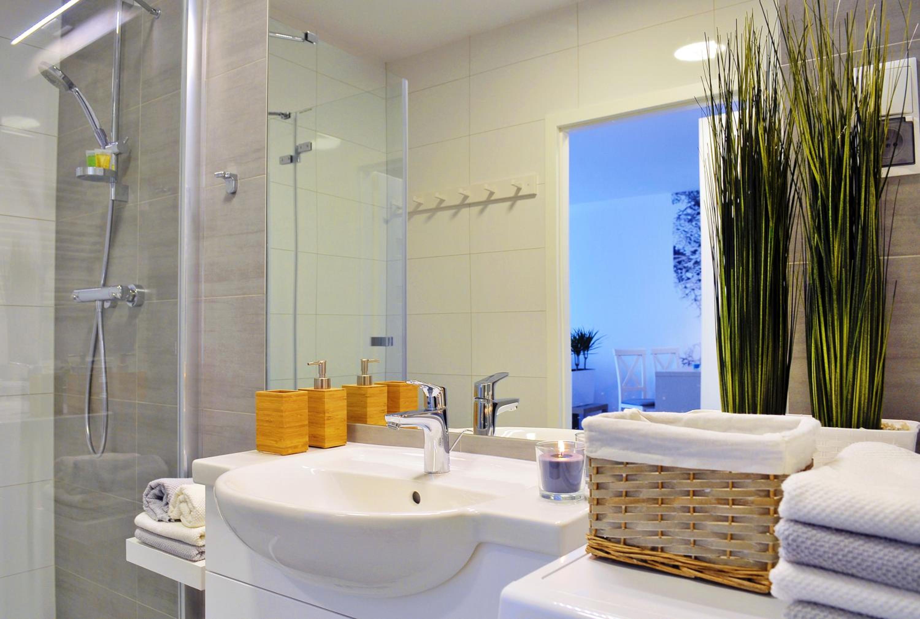Apartment with Balcony - Photo 13