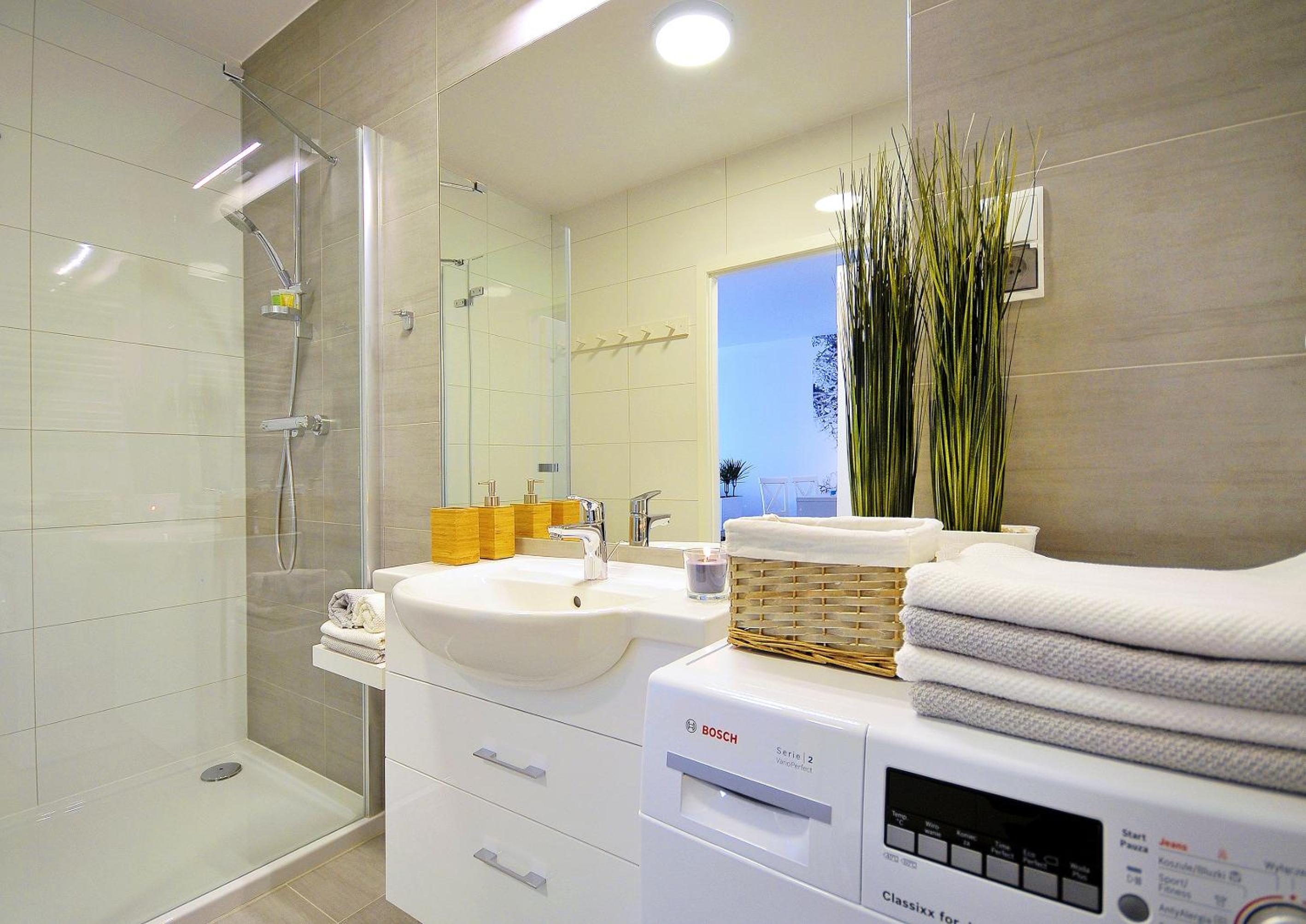 Apartment with Balcony - Photo 12