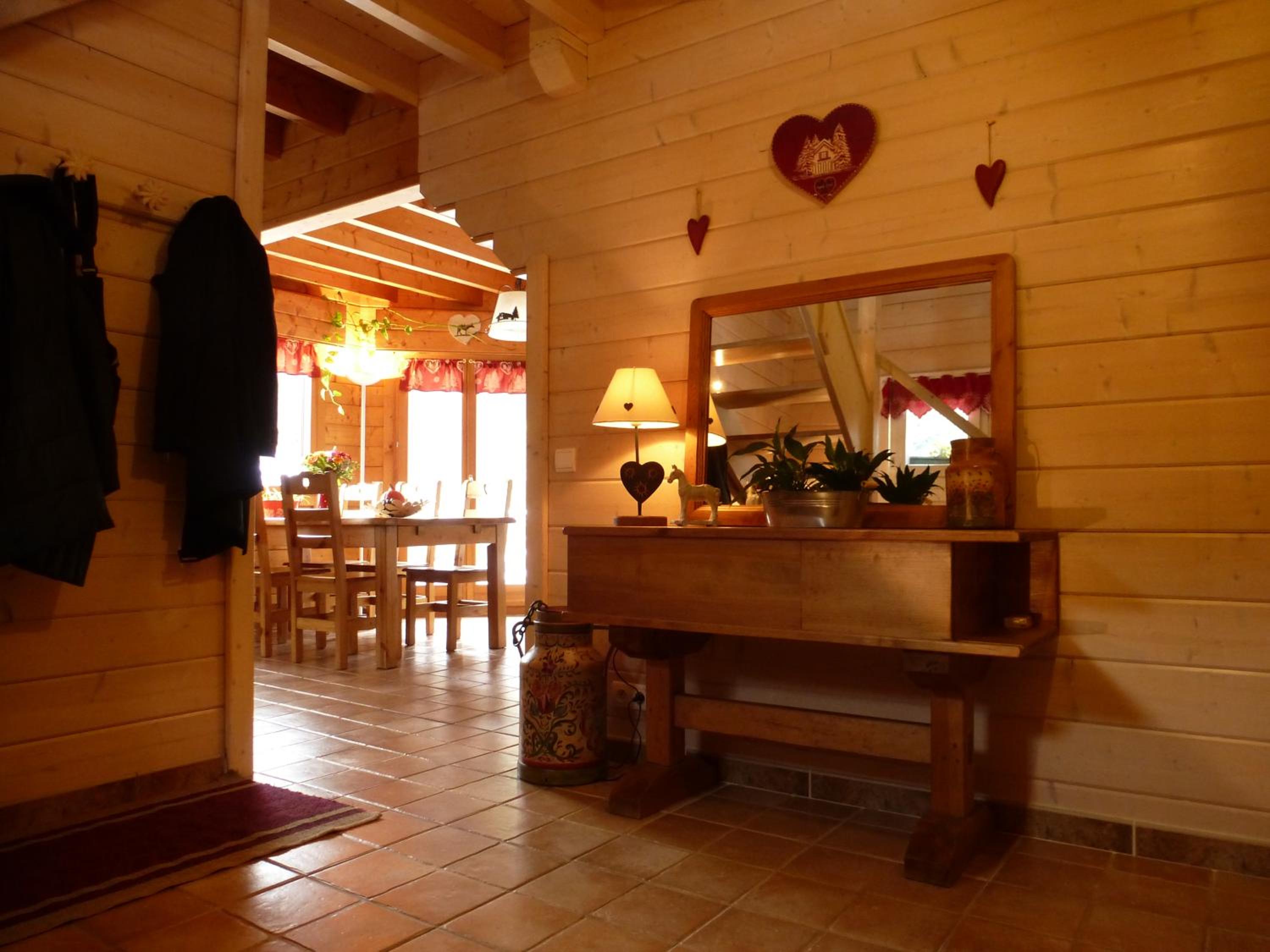 Chalet (6-8 People)