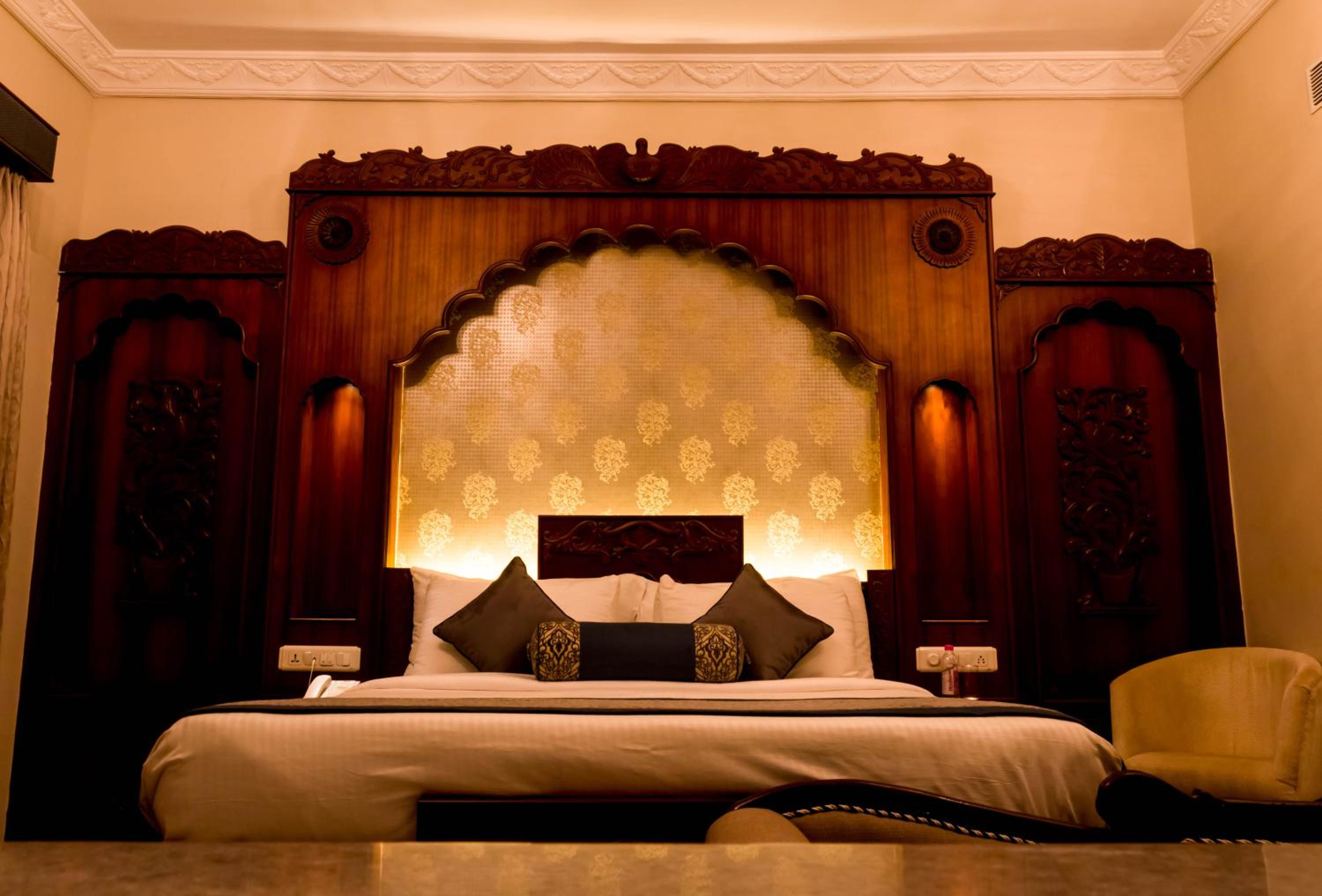 Executive Suite with Aravalli View photo 3