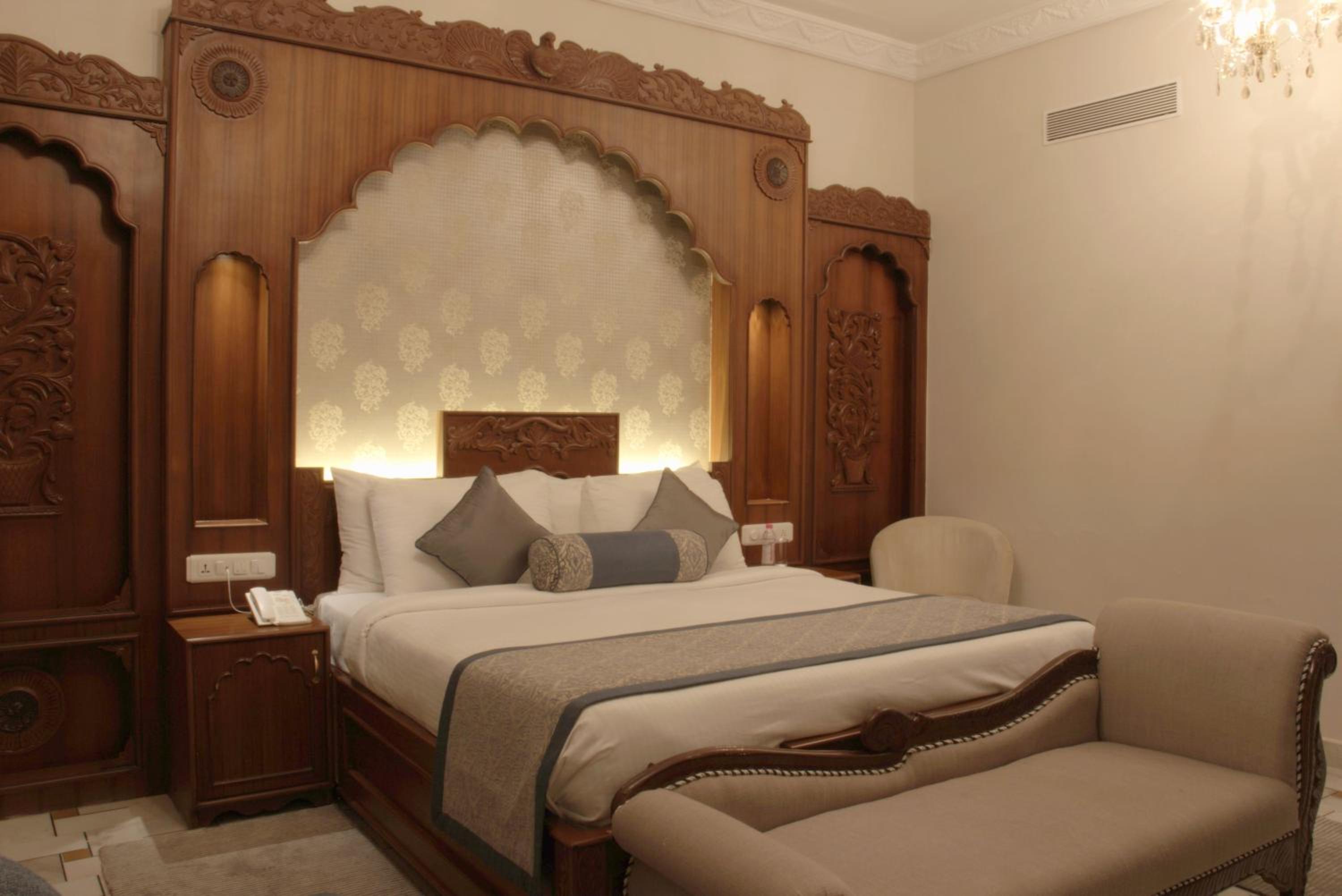 Executive Suite with Aravalli View