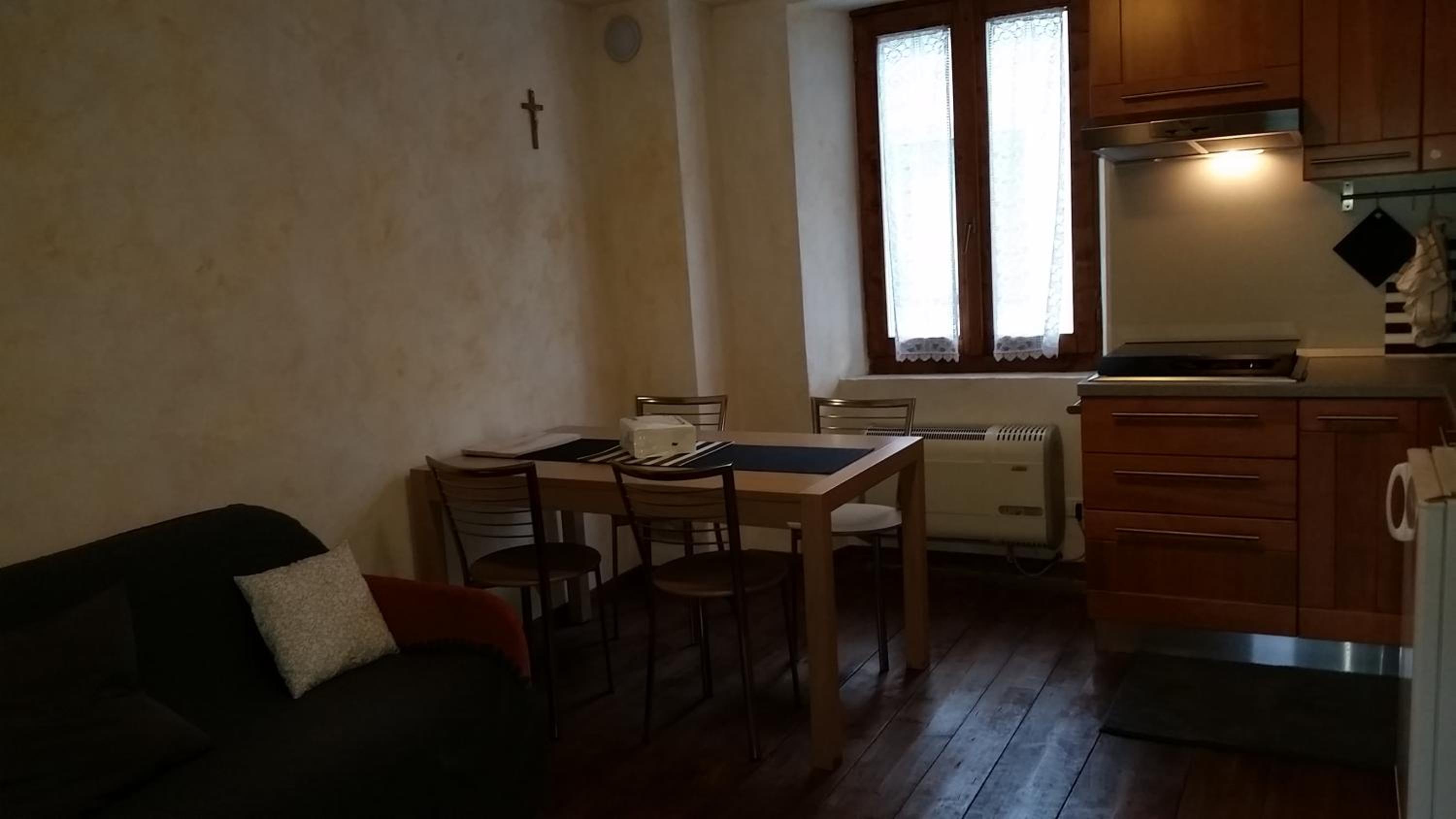 One-Bedroom Apartment - Photo 16
