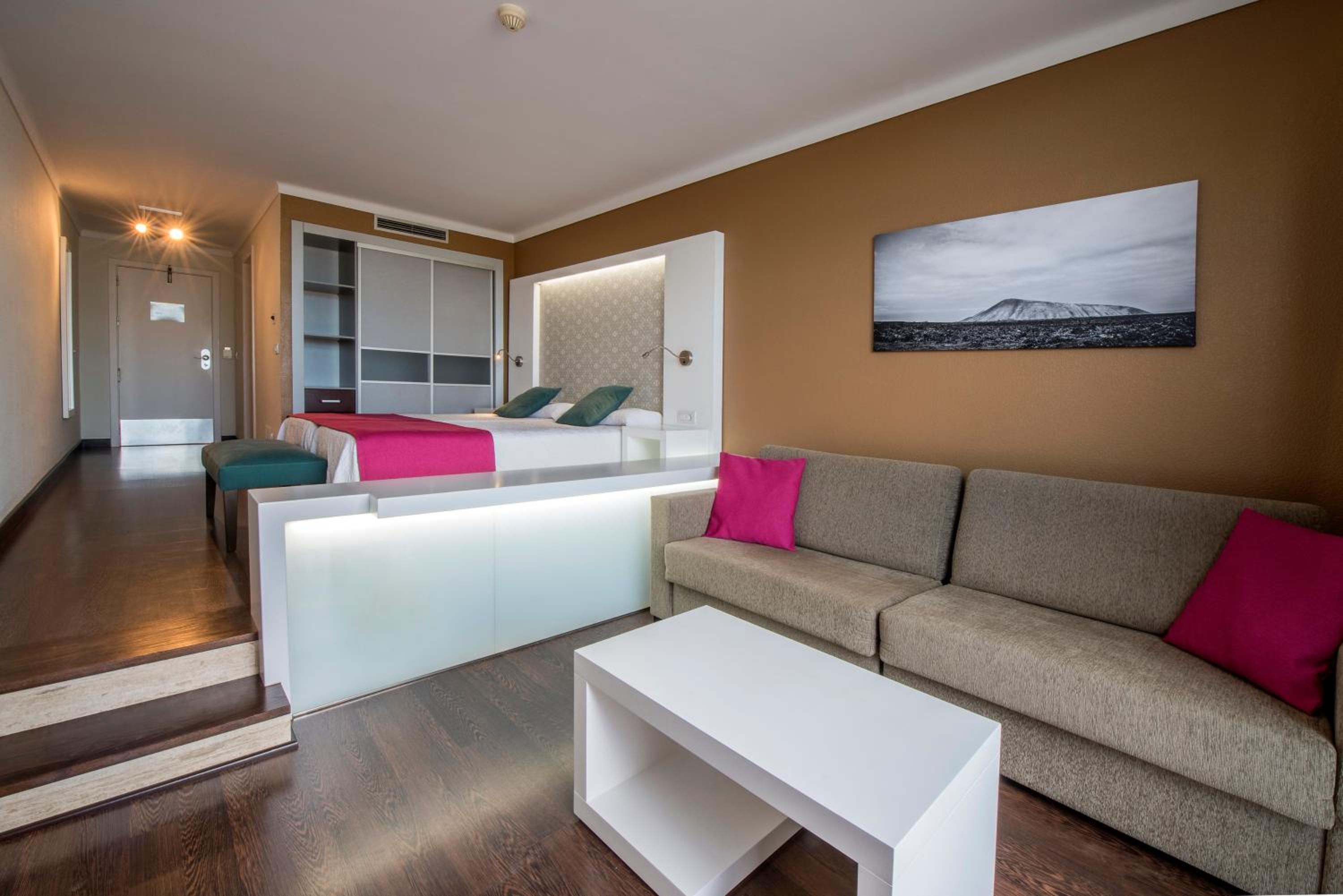 Habitación Doble Superior (2 Adultos + 2 Niños)