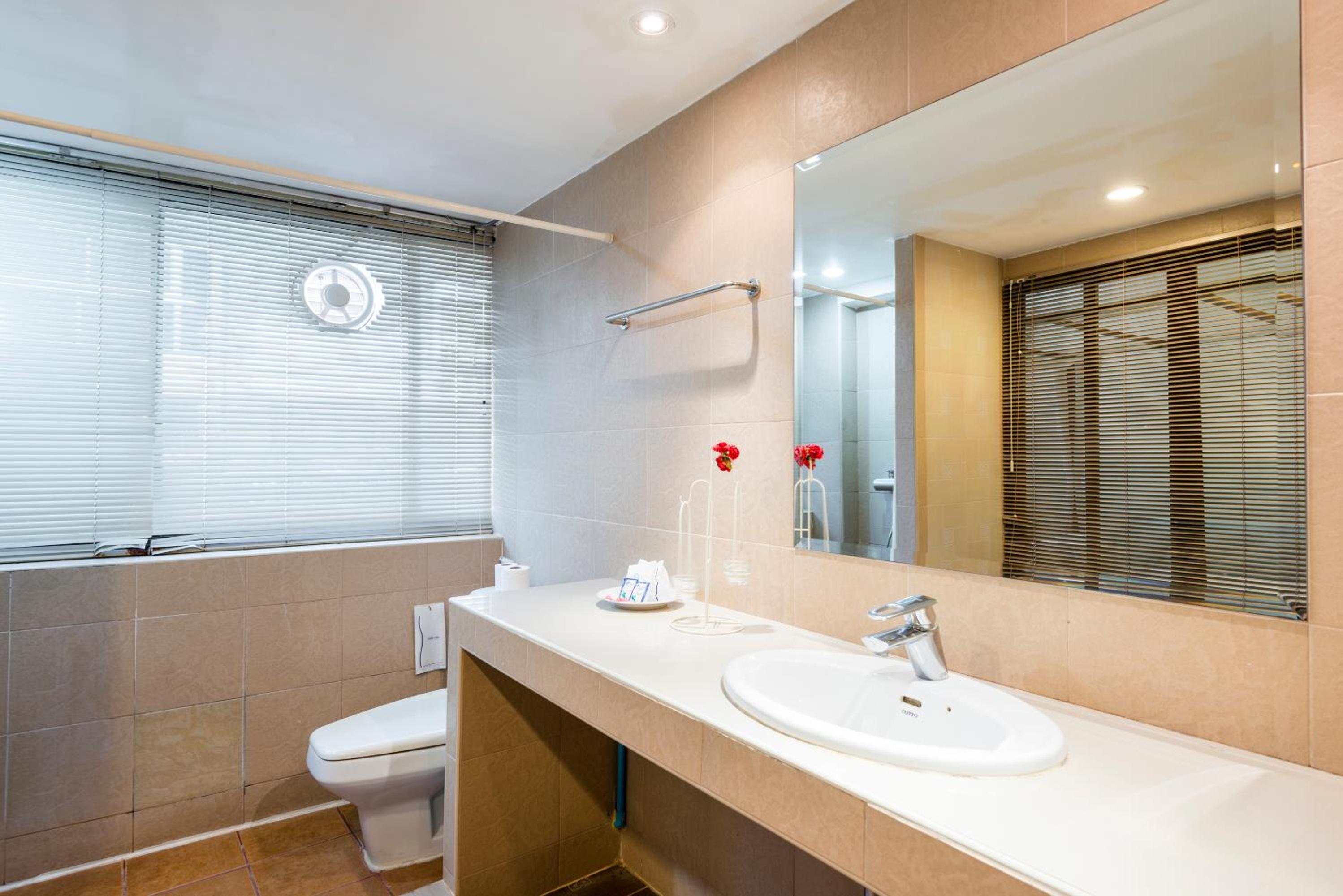 Deluxe Double Room with Bath photo 3