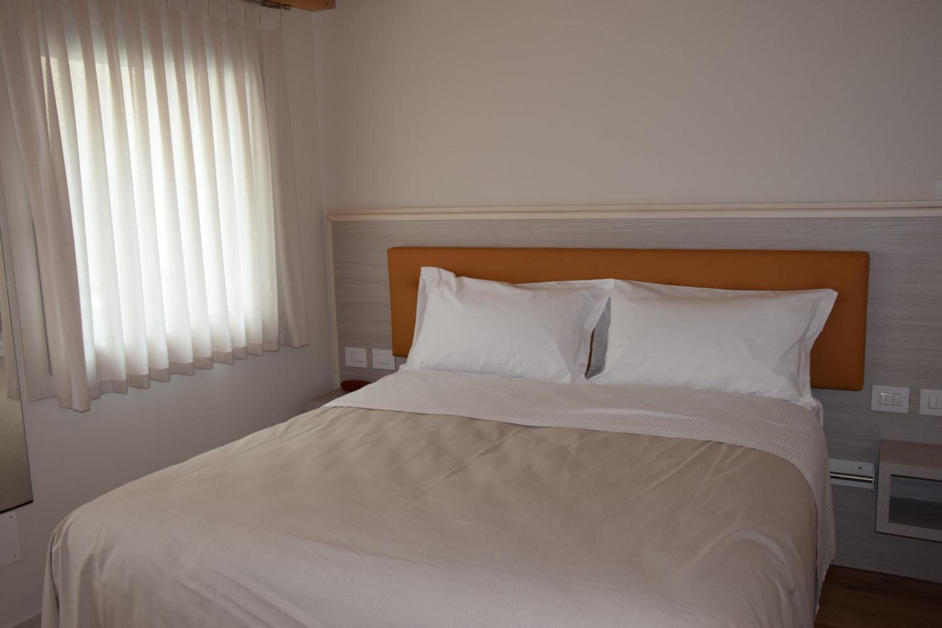 Standard Double Room photo 3