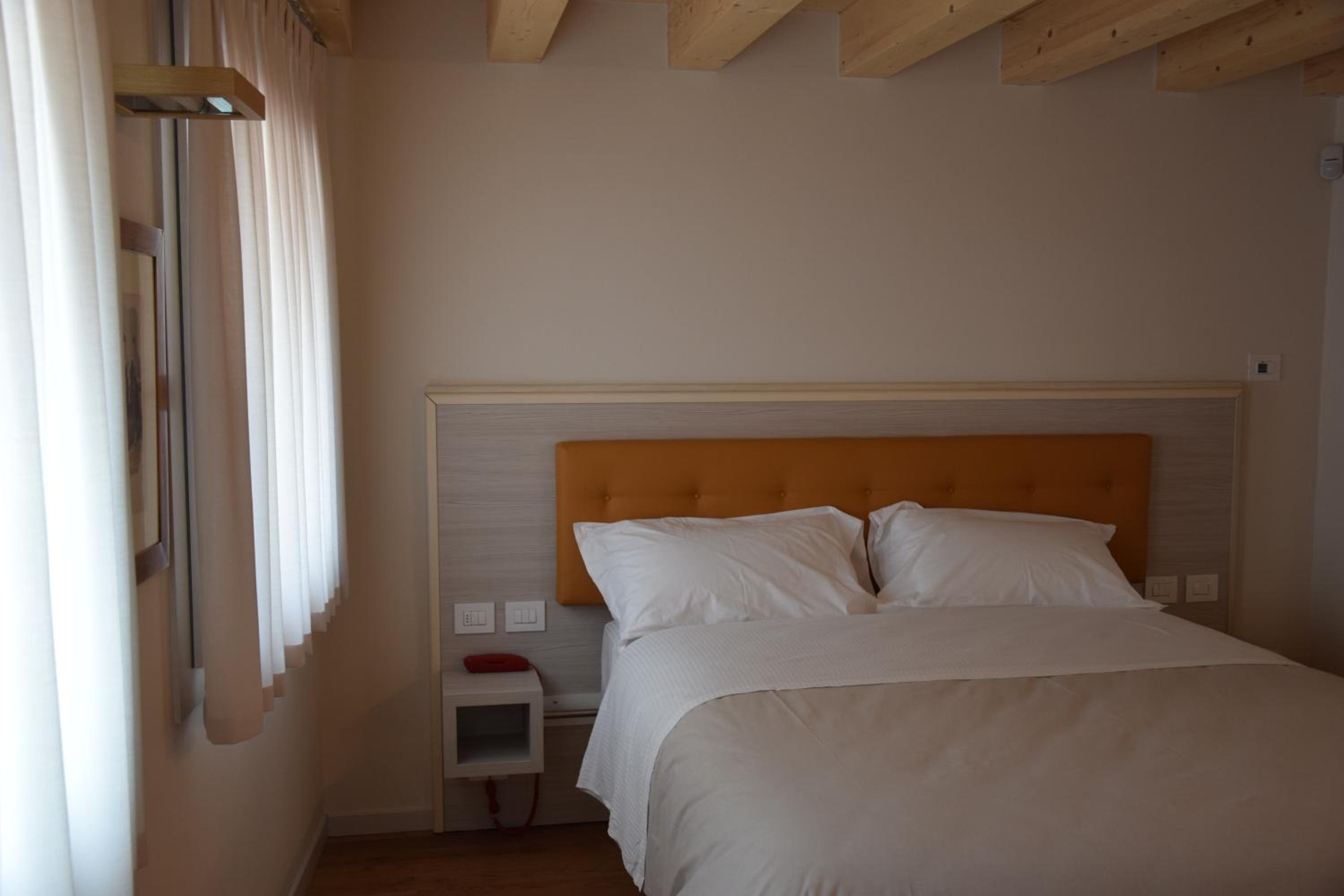 Standard Double Room photo 2